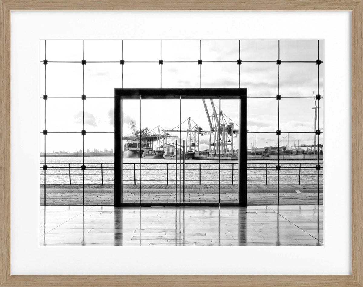 Schwarz-weißes Hamburg Hafen Poster mit Rahmen von Cosman-Photocollection, 31x25 cm, urbanes Hafenmotiv, stilvolle Wanddekoration