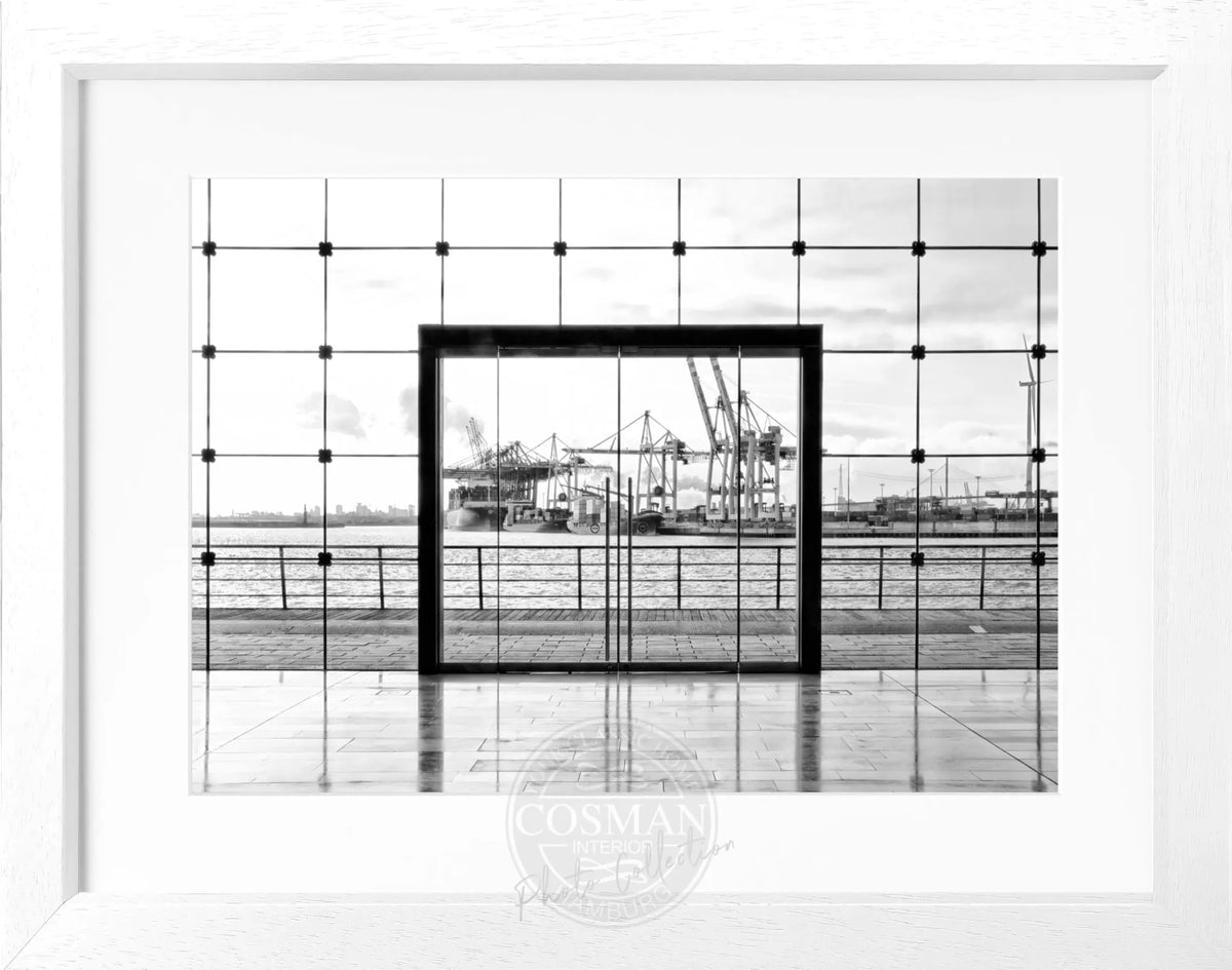 Schwarz-weißes Hamburg Hafen Poster mit Rahmen, 31x25cm, von Cosman-Photocollection, detailreiche Hafenansicht