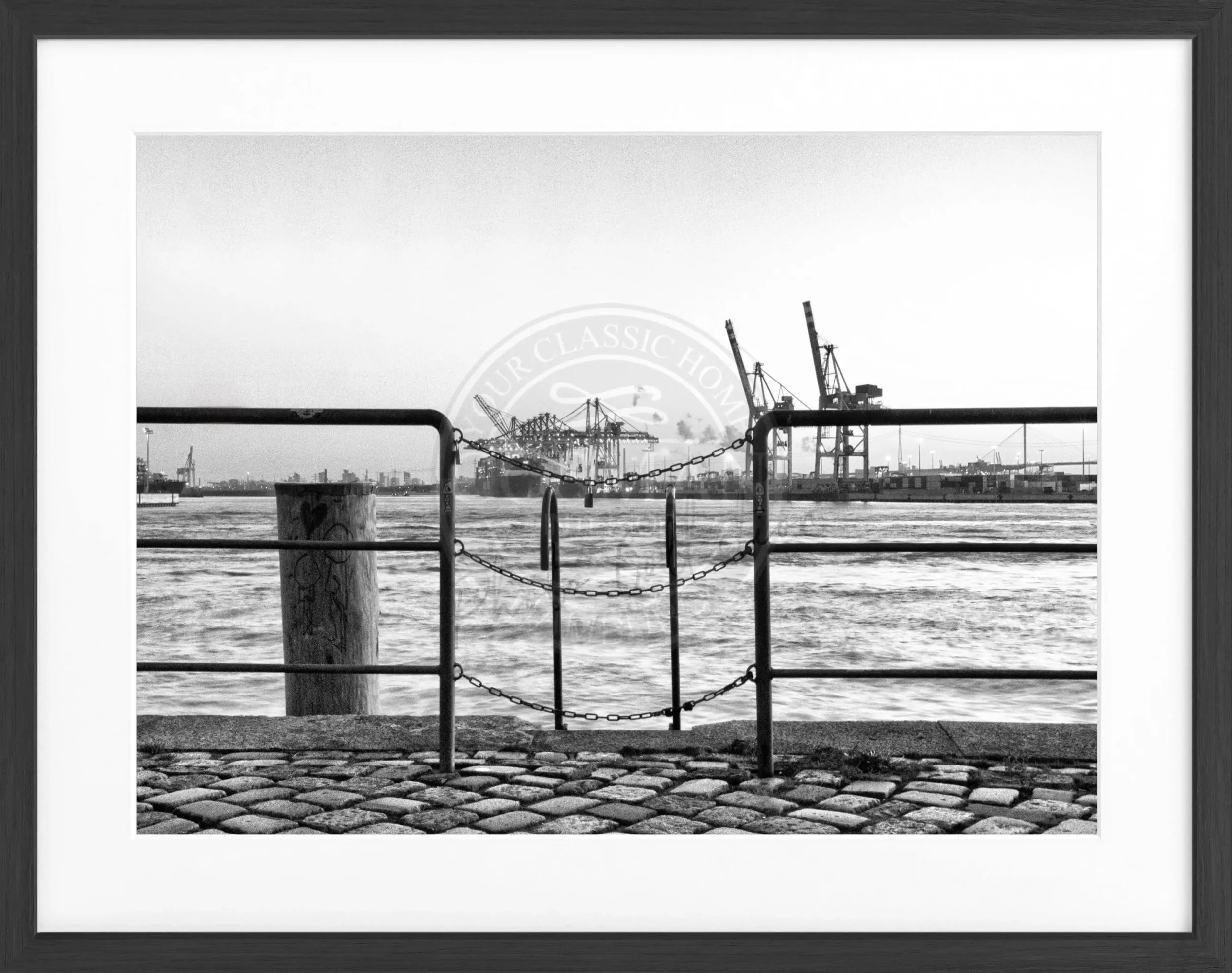 Schwarz-weiß Poster mit Rahmen, Hamburg Hafen Zaun Motiv, Cosman-Photocollection, 31x25cm