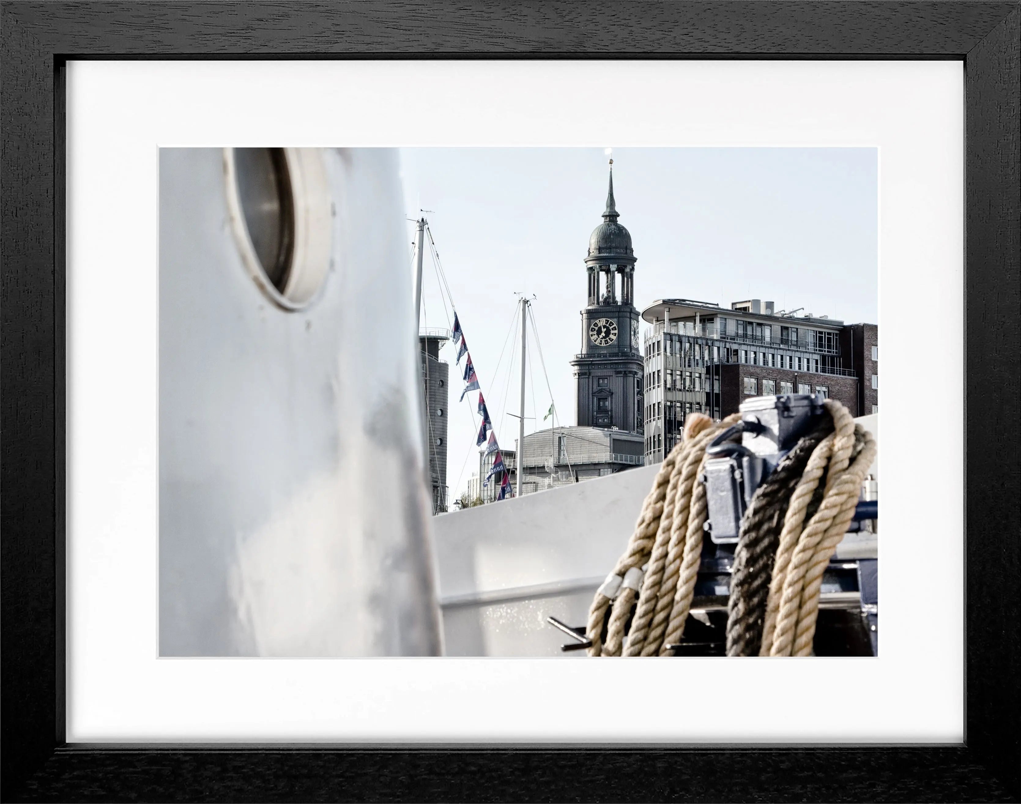 Schwarzweiß-Poster mit Rahmen, Hamburg Michel Motiv, von Cosman-Photocollection, 31x25cm, Wanddekoration