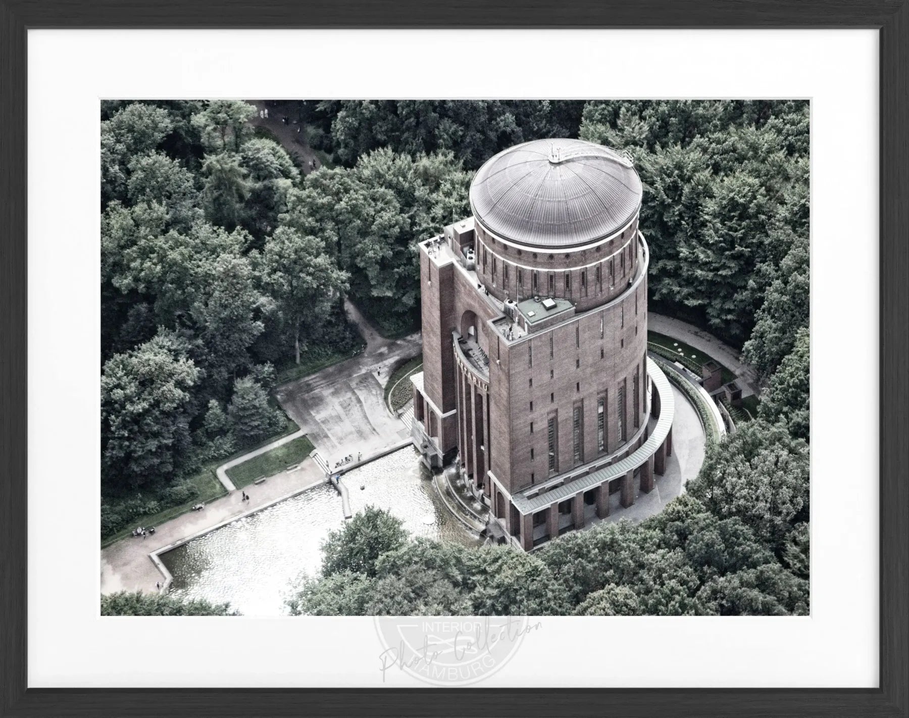 Schwarz-weiß Poster mit Rahmen, Hamburg Planetarium Motiv, von Cosman-Photocollection, 31x25 cm, hochwertiges Wandbild