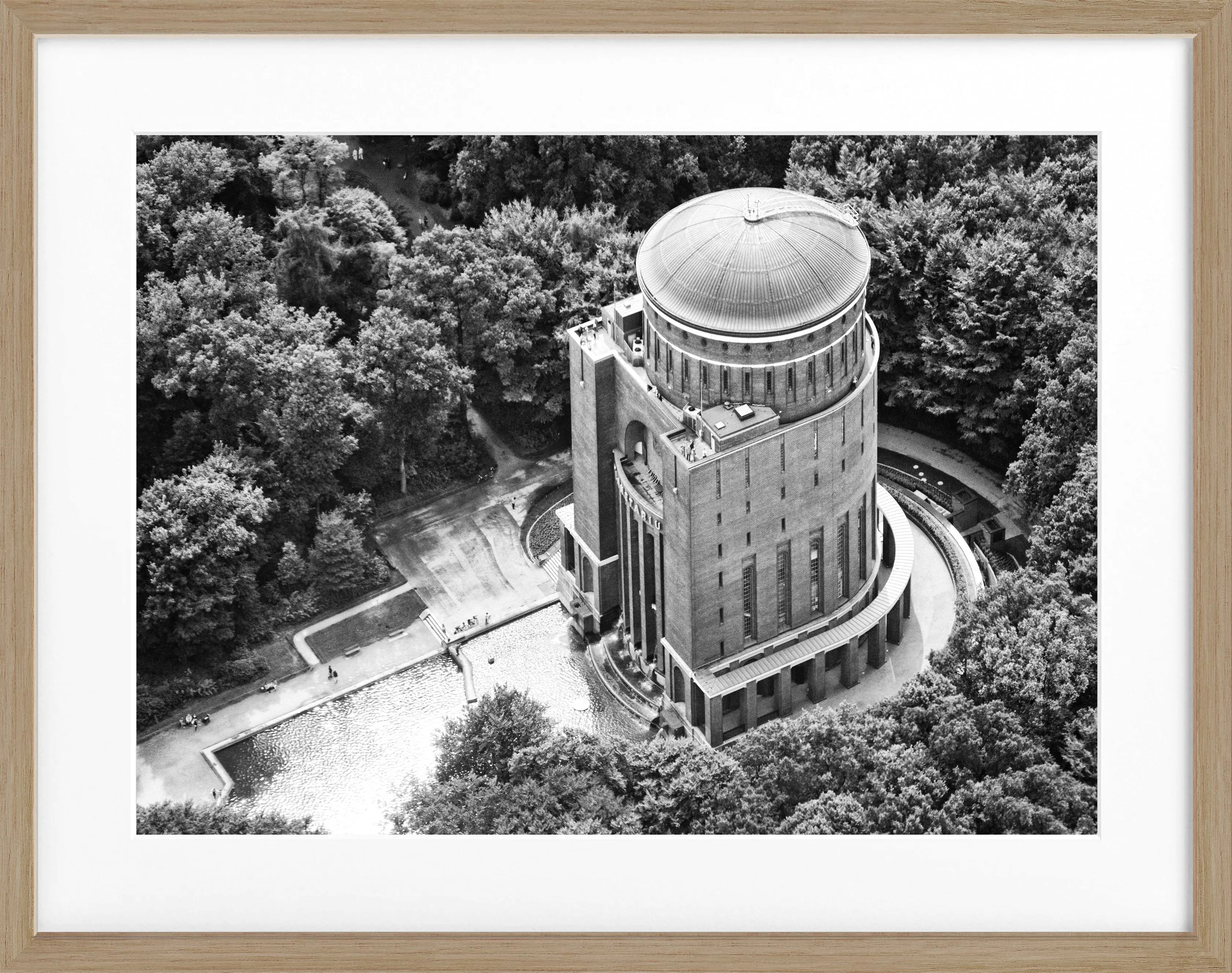 Schwarz-weiß Poster mit Rahmen, Hamburg Planetarium Motiv, von Cosman-Photocollection, ca. 31x25 cm