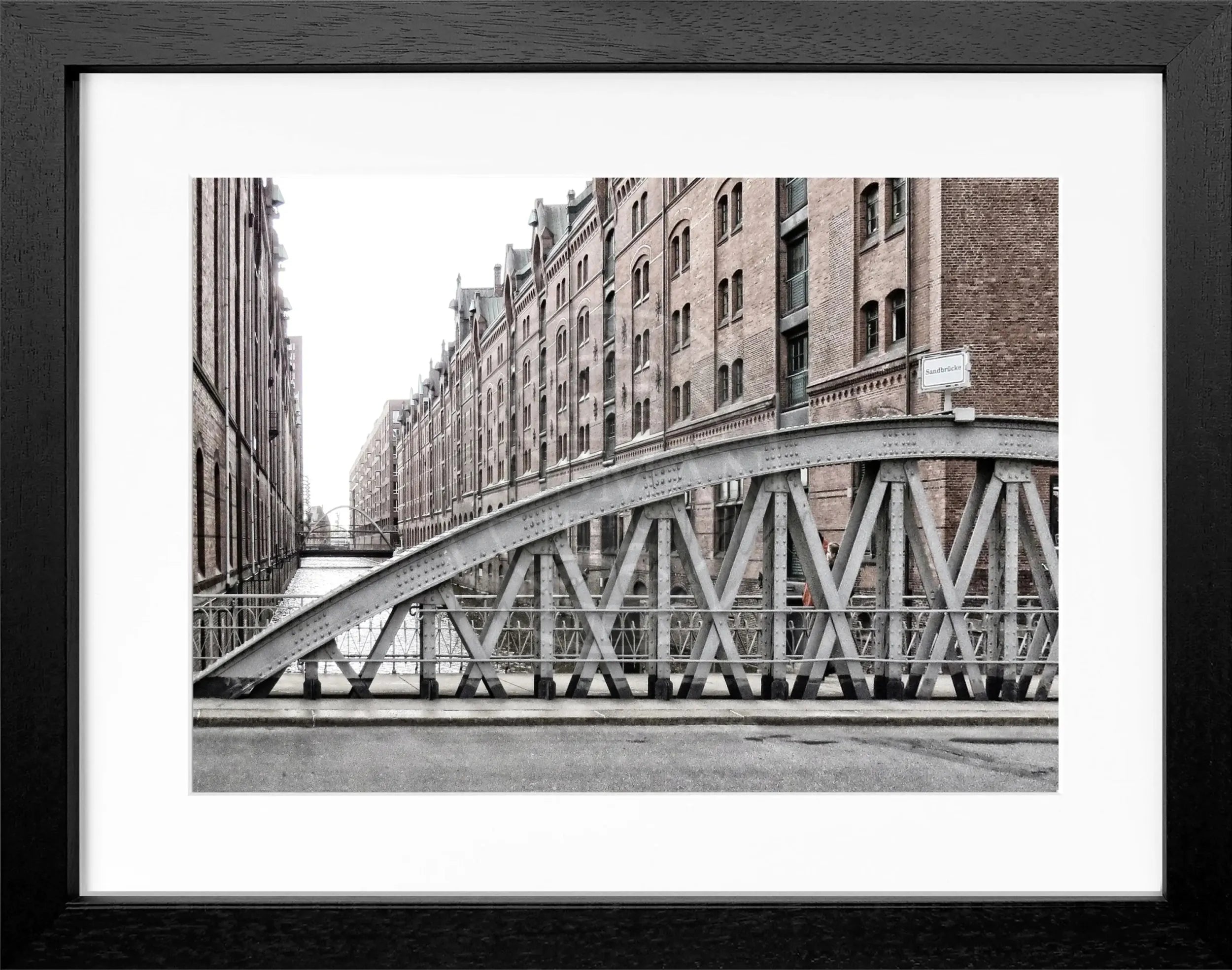 Schwarz-weiß Poster mit Rahmen von Cosman-Photocollection, Hamburg Speicherstadt, 31x25cm, detailreiche Stadtansicht