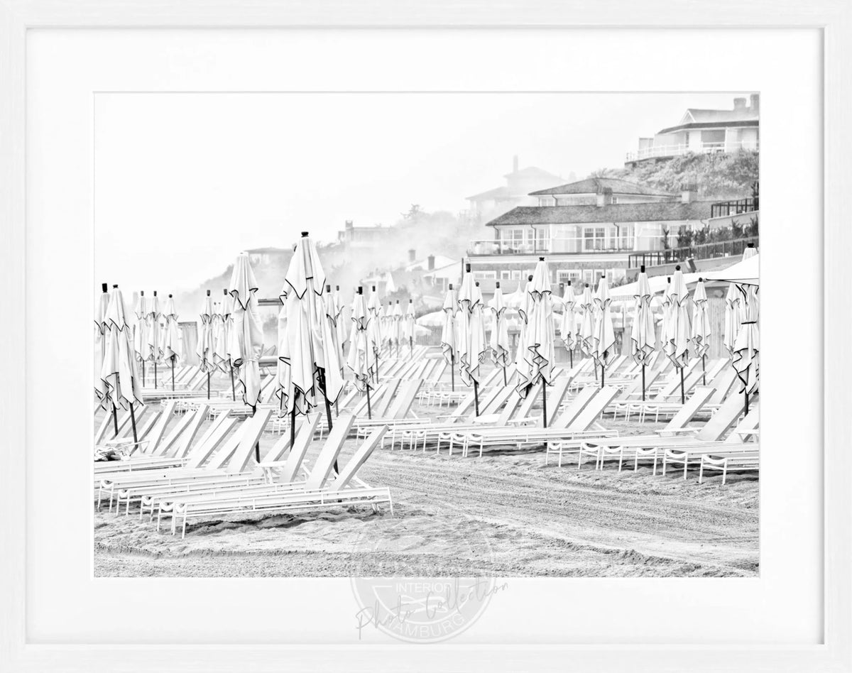 Schwarz-weißer Poster mit Rahmen, Hamptons Long Island Beach Motiv, von Cosman-Photocollection, 31x25 cm