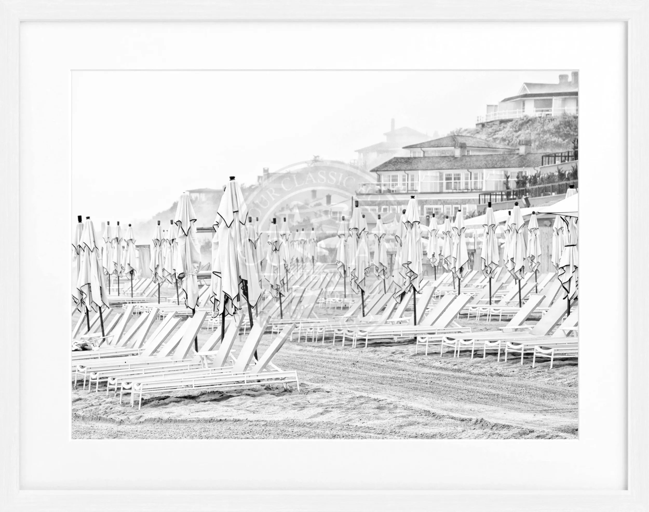 Schwarz-weißer Poster mit Rahmen, Hamptons Long Island Beach Motiv, von Cosman-Photocollection, 31x25 cm