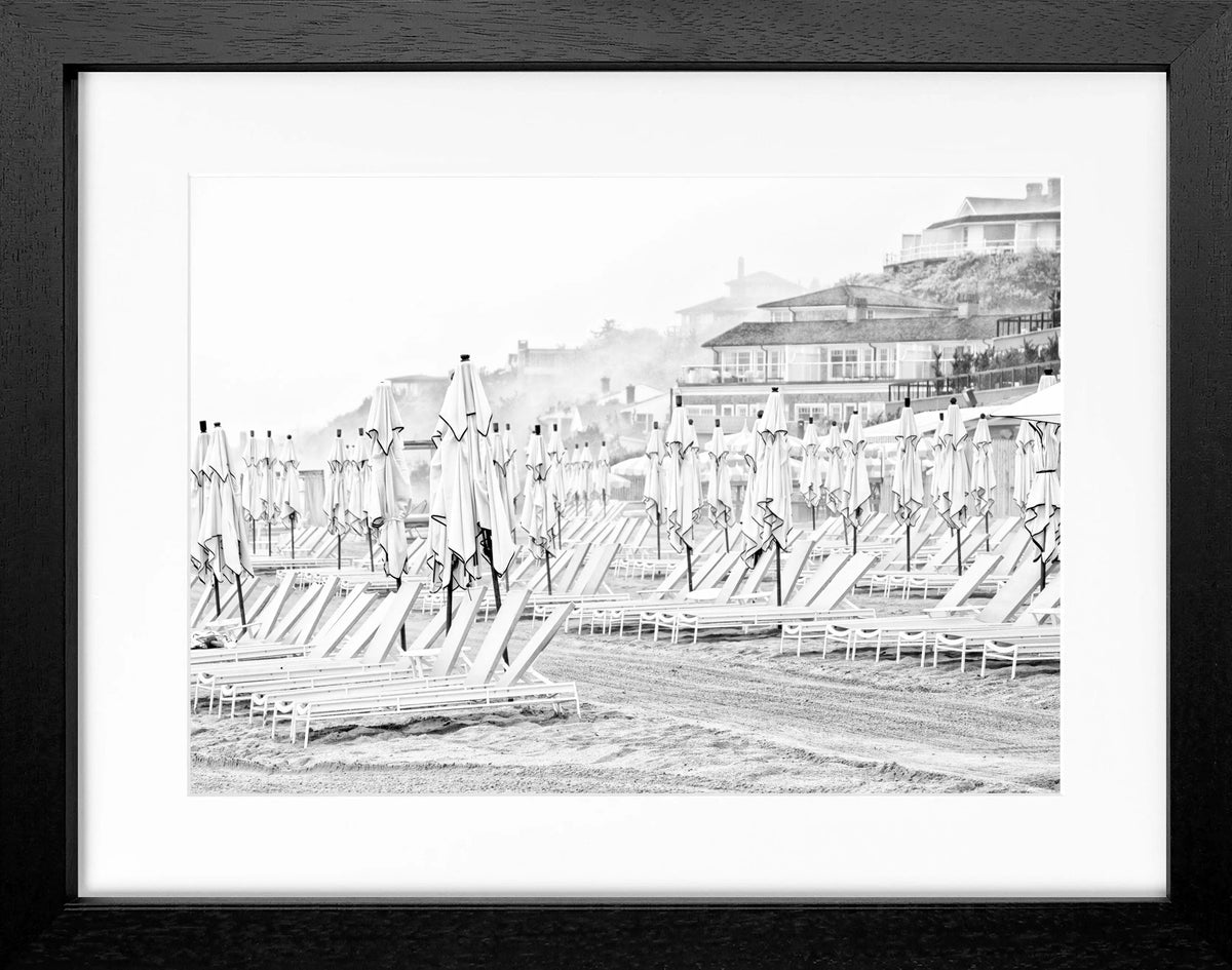 Schwarz-weiß Poster mit Rahmen, Hamptons Long Island ’Beach’ von Cosman-Photocollection, 31x25cm, Strandmotiv