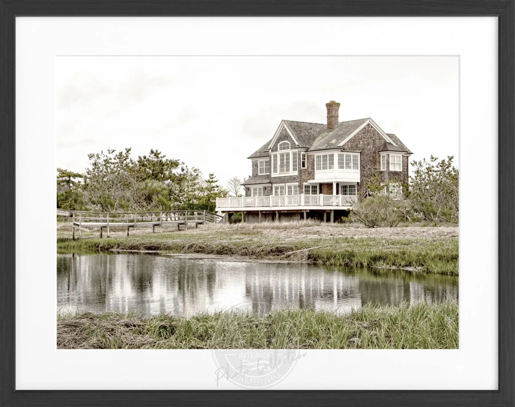 Schwarz-weiß Poster mit Rahmen, Hamptons Long Island ’Beach House’ von Cosman-Photocollection, 31x25 cm, dekoratives Wandbild