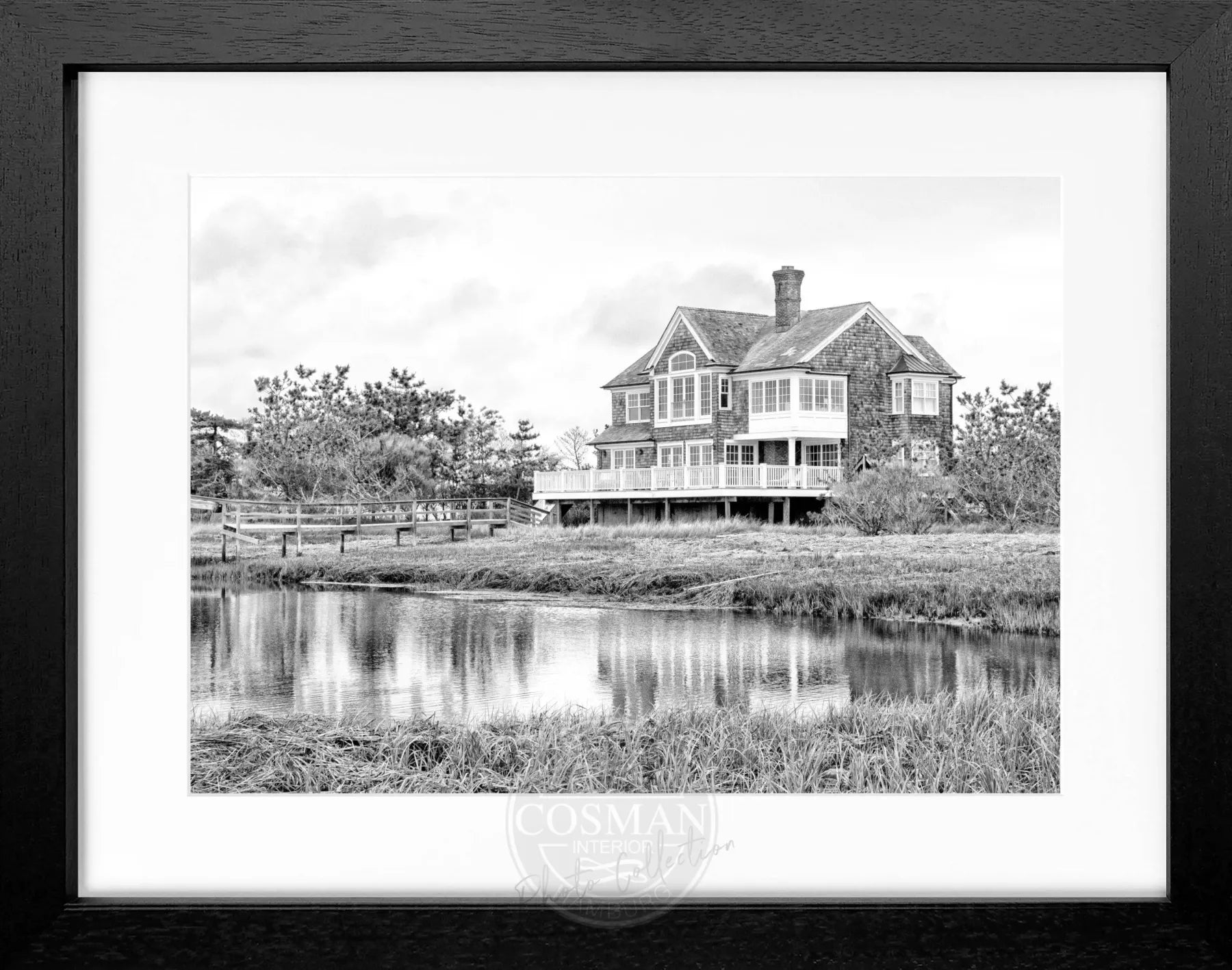 Schwarz-weiß Poster mit Rahmen, Hamptons Long Island ’Beach House’ von Cosman-Photocollection, 31x25 cm, Wanddekoration
