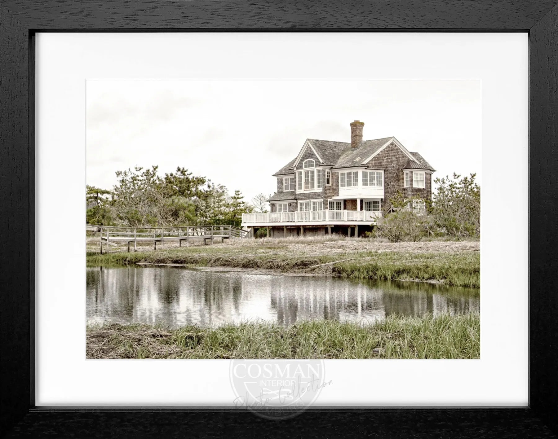 Schwarz-weiß Poster mit Rahmen, Hamptons Long Island ’Beach House’ von Cosman-Photocollection, 31x25cm, Wanddekoration