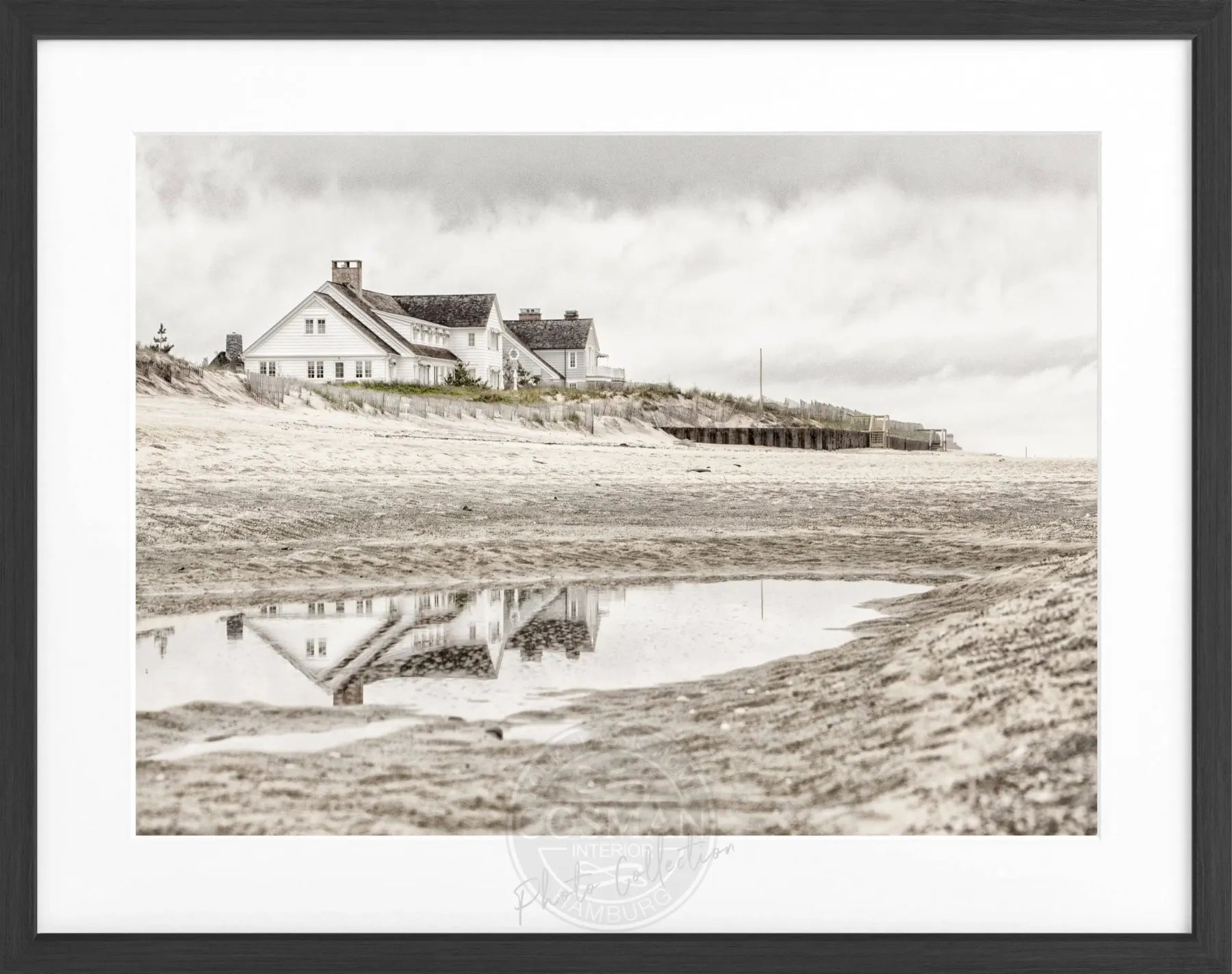 Schwarz-weiß Poster mit Rahmen, Hamptons Long Island ’Beach House’, von Cosman-Photocollection, 31x25 cm, dekoratives Wandbild