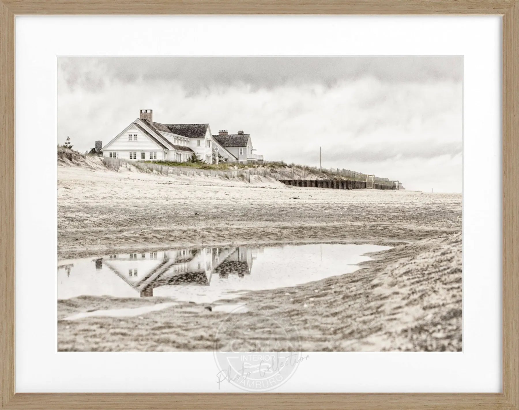 Schwarz-weiß Poster mit Rahmen, Hamptons Long Island ’Beach House’ von Cosman-Photocollection, 31x25cm, dekoratives Wandbild