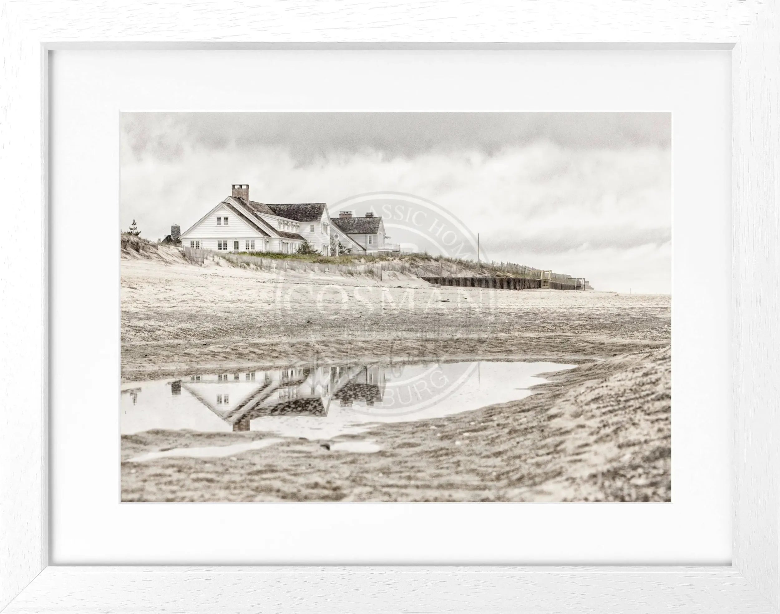 Schwarz-weiß Poster mit Rahmen, Hamptons Long Island Beach House, Cosman-Photocollection, 31x25cm, dezentes Wandbild