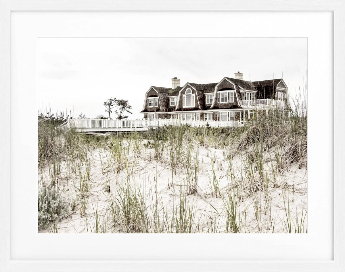 Schwarz-weiß Poster mit Rahmen, Hamptons Long Island ’Beach House’ von Cosman-Photocollection, 31x25cm, Strandhaus-Motiv
