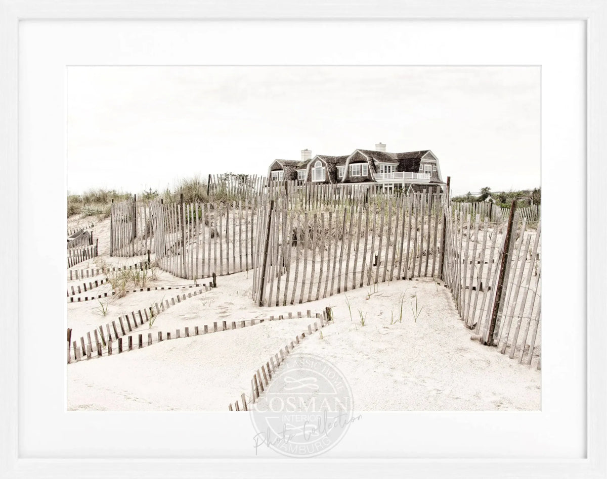 Schwarz-weiß Poster mit Rahmen von Cosman-Photocollection, Hamptons Long Island Beach House Motiv, 31x25cm