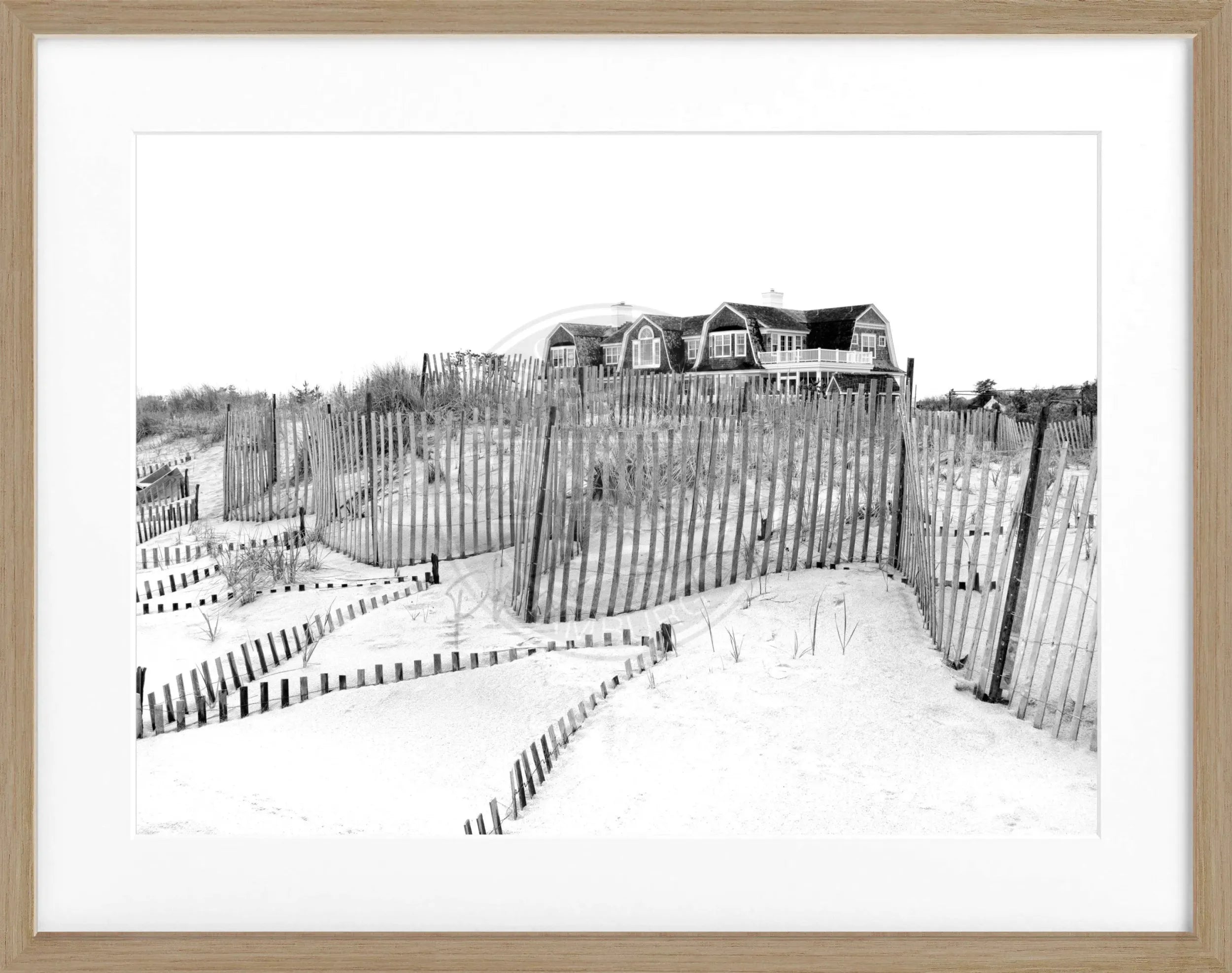 Schwarz-weiß Poster mit Rahmen, Hamptons Long Island ’Beach House’ von Cosman-Photocollection, 31x25cm, dekoratives Wandbild