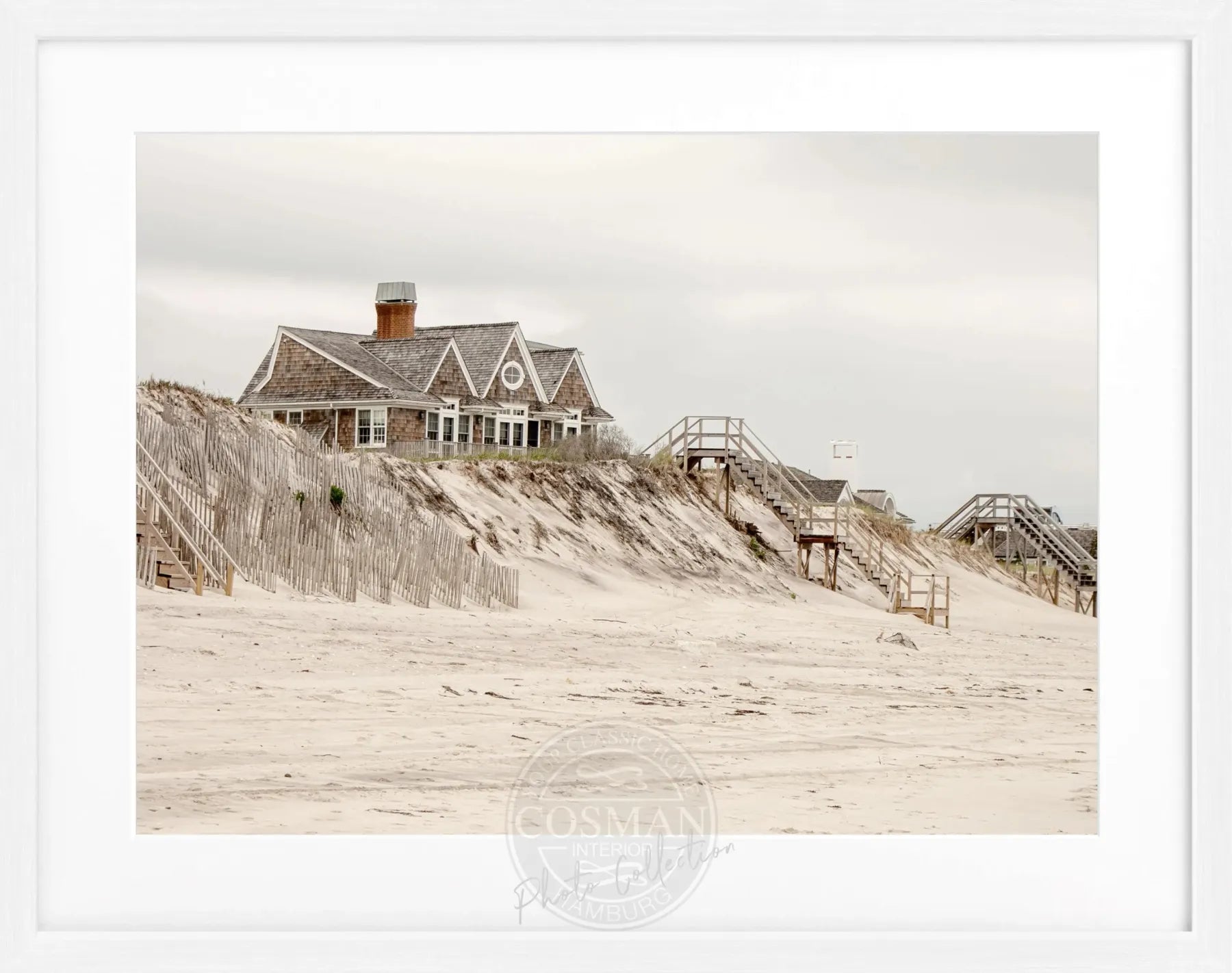 Schwarz-weißer Poster mit Rahmen, Hamptons Long Island ’Beach House’, von Cosman-Photocollection, 31x25 cm, Strandmotiv