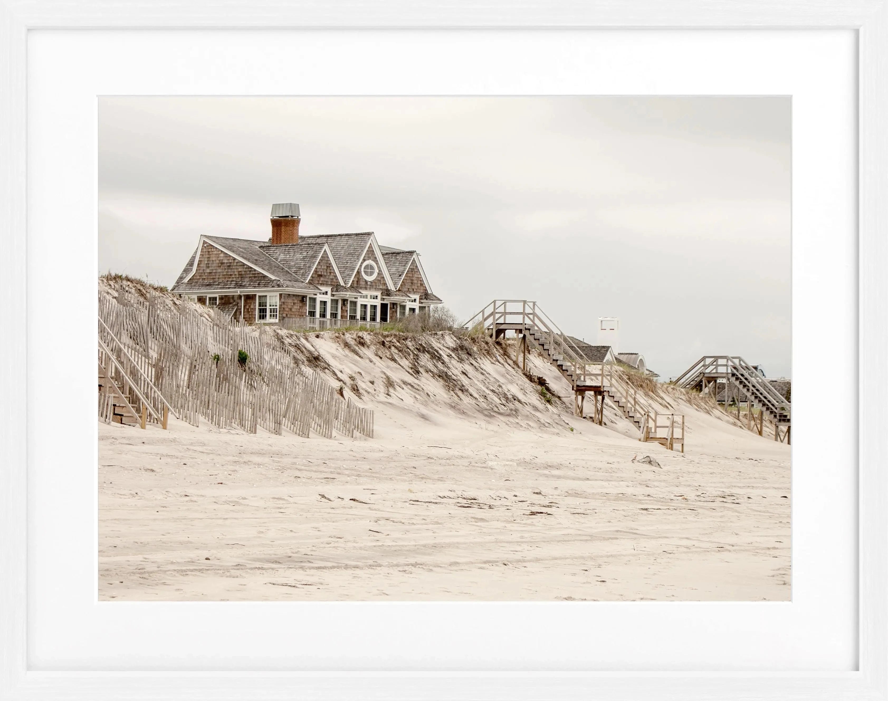 Schwarz-weißer Poster mit Rahmen, Hamptons Long Island ’Beach House’, von Cosman-Photocollection, 31x25 cm, Strandmotiv