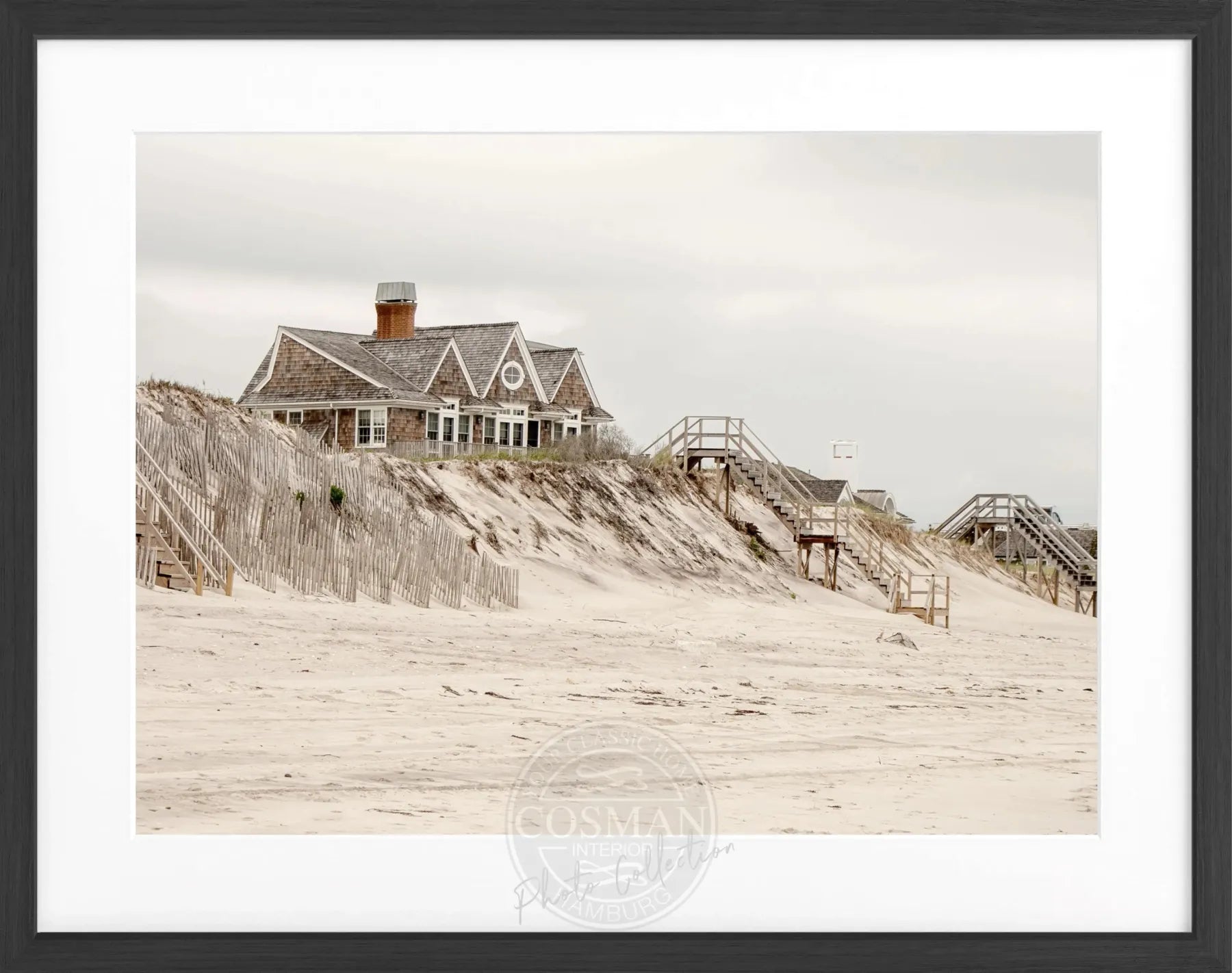 Schwarz-weiß Poster mit Rahmen, Hamptons Long Island ’Beach House’ von Cosman-Photocollection, 31x25 cm, maritime Motiv
