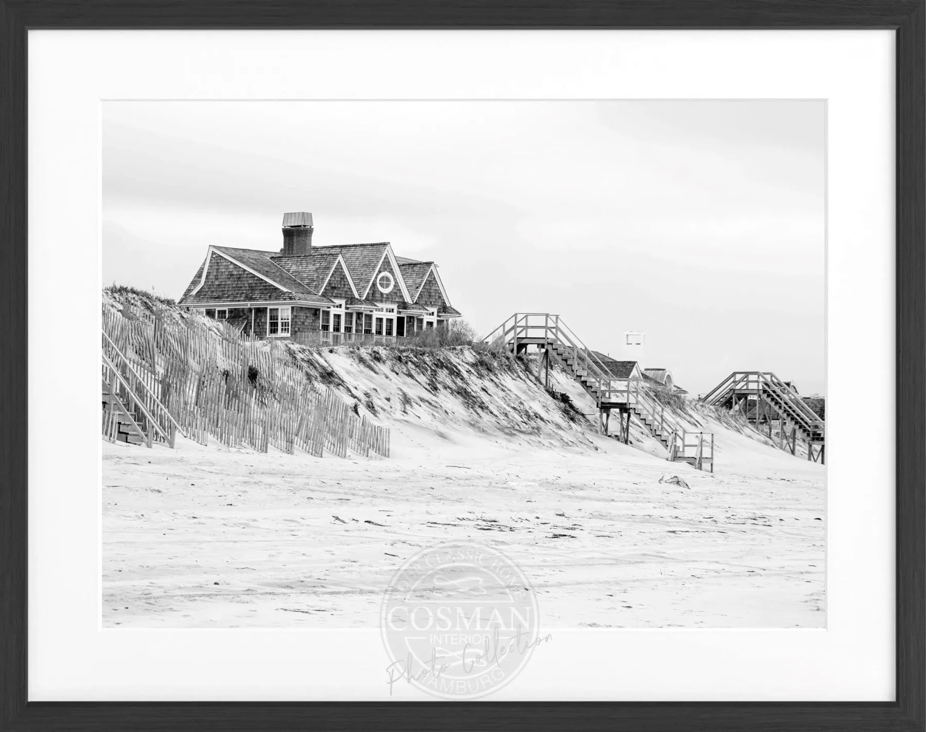 Schwarz-weiß Poster mit Rahmen, Hamptons Long Island ’Beach House’, von Cosman-Photocollection, 31x25 cm, fotografisches Wohnmotiv