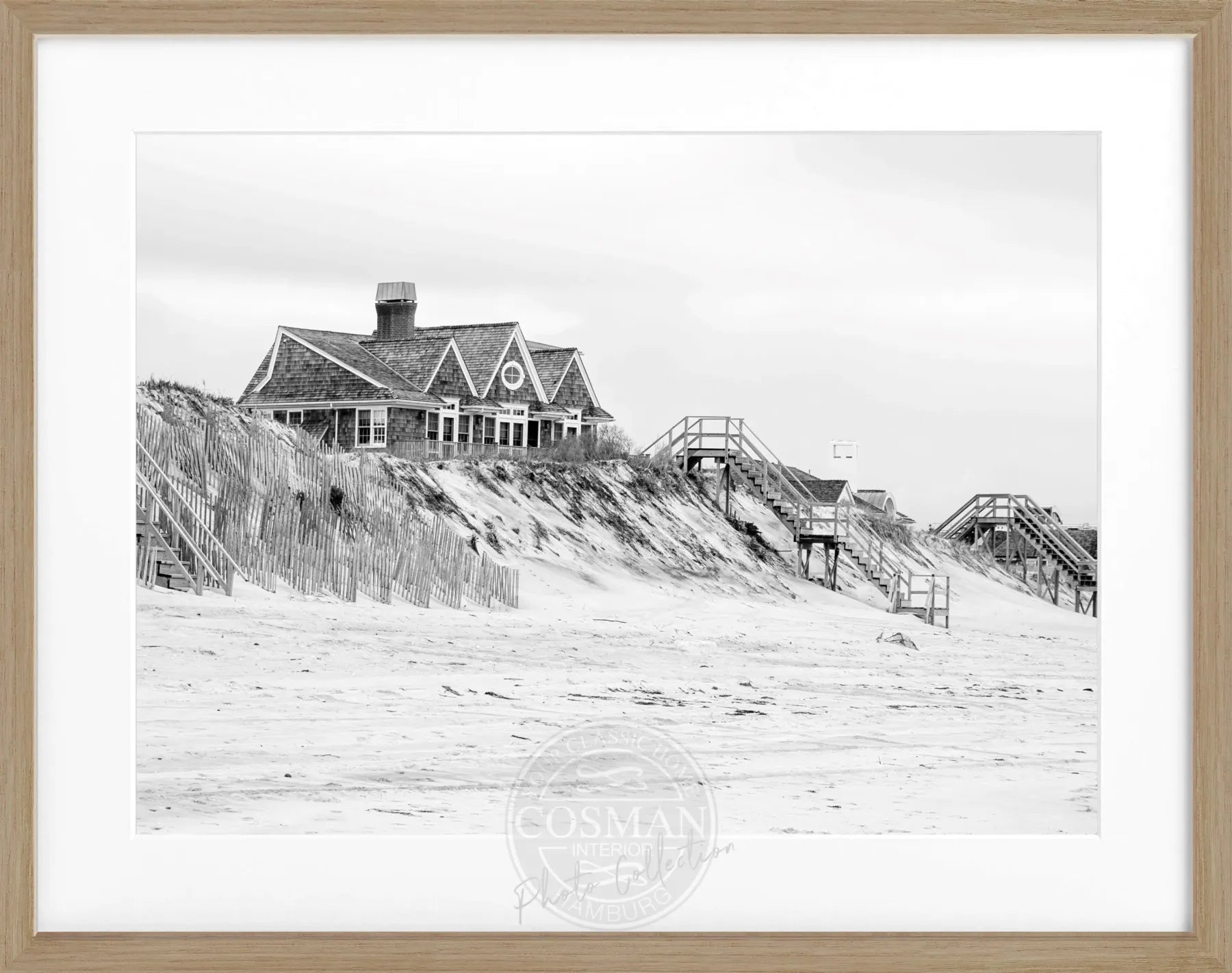 Schwarz-weiß Poster mit Rahmen, Hamptons Long Island ’Beach House’, von Cosman-Photocollection, 31x25 cm, stilvolle Wanddekoration