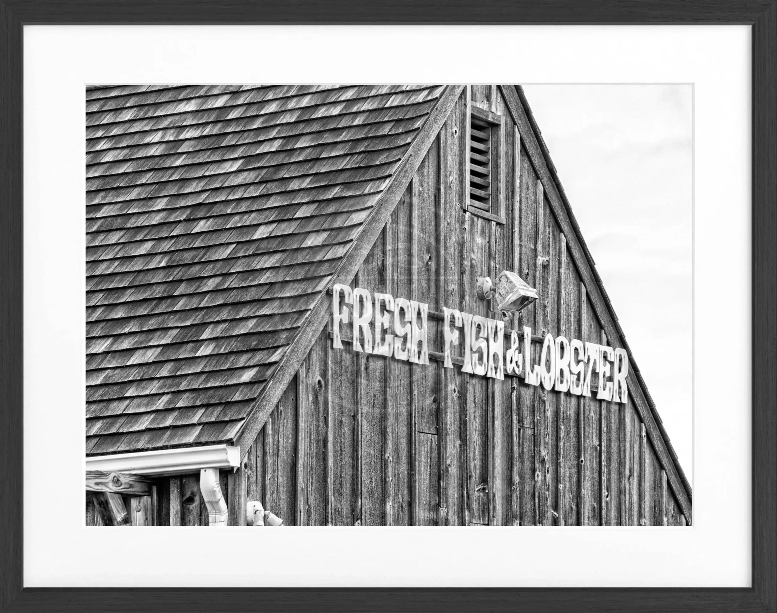 Schwarzer Poster mit Rahmen, Hamptons Long Island „Fresh Fish“ Motiv, 31x25cm, von Cosman-Photocollection in Schwarz-Weiß