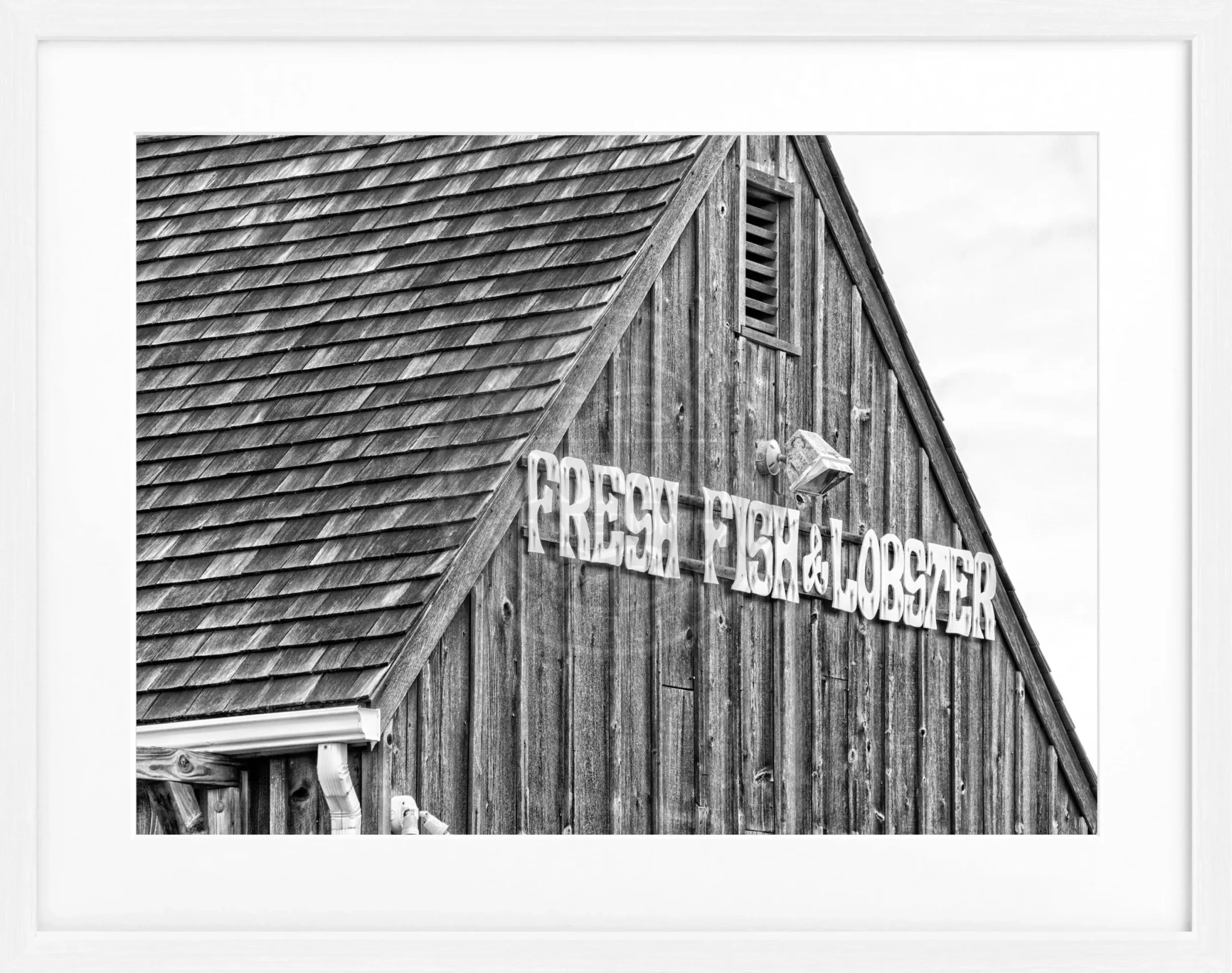 Schwarz-weiß Poster mit Rahmen, Hamptons Long Island ’Fresh Fish’ von Cosman-Photocollection, 31x25cm, Meeresmotiv