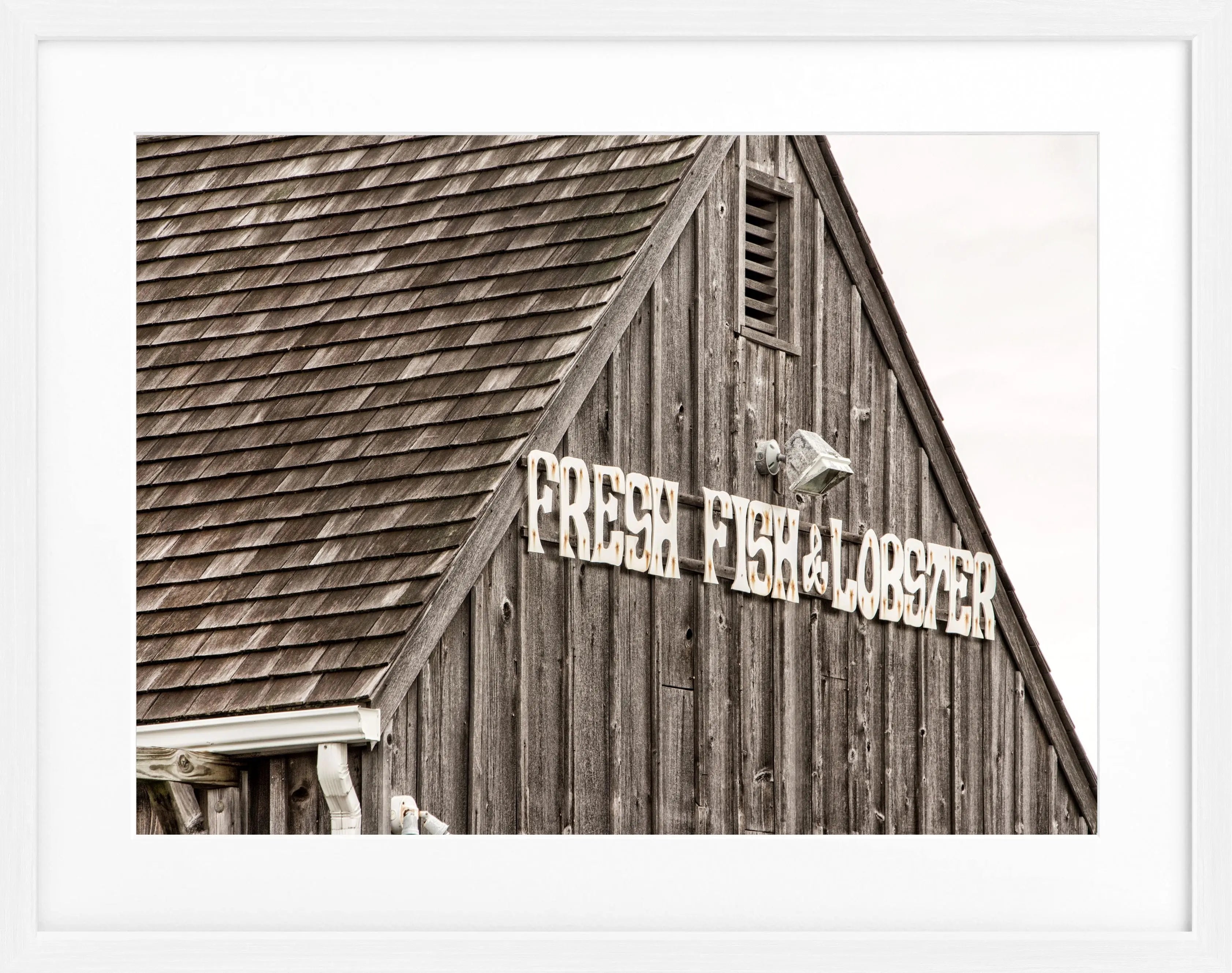 Schwarz-weiß Poster mit Rahmen, Hamptons Long Island ’Fresh Fish’ von Cosman-Photocollection, 31x25cm, Meeresmotiv