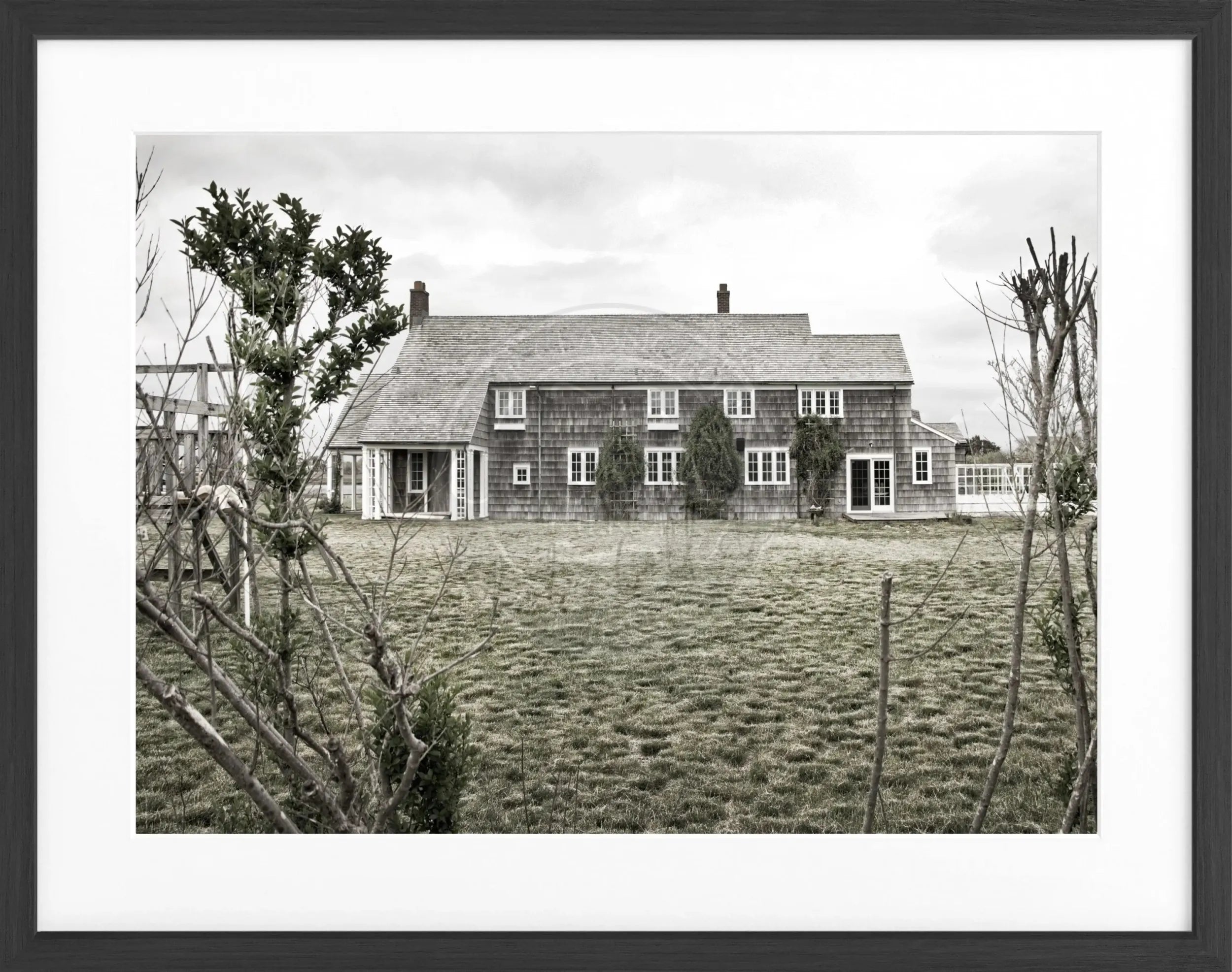Schwarz-weiß Poster mit Rahmen, Hamptons Long Island Haus, Cosman-Photocollection, 31x25 cm, Wanddekoration