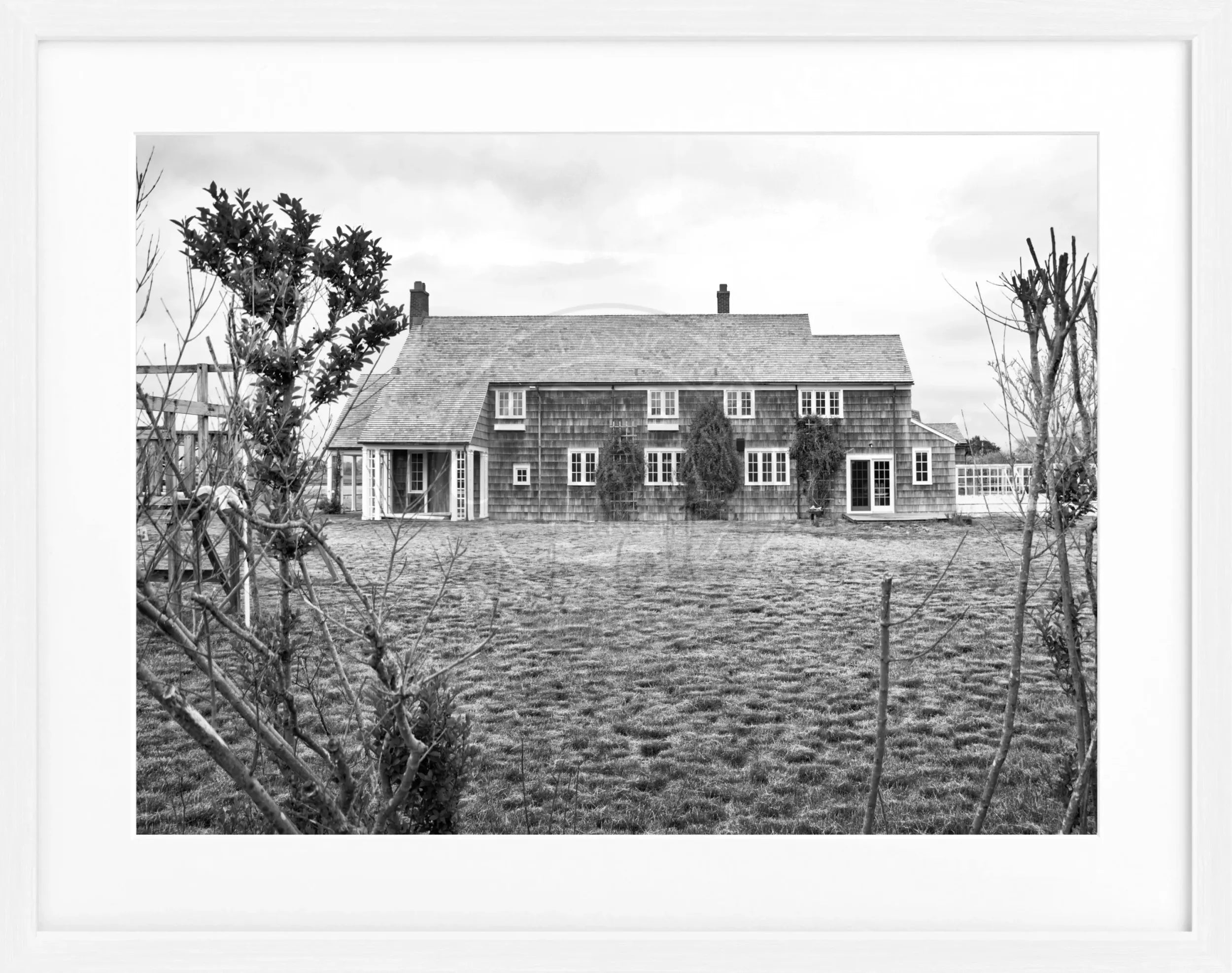 Schwarz-weiß Poster mit Rahmen von Cosman-Photocollection, Hamptons Long Island House, 31x25cm, dekorative Wanddekoration