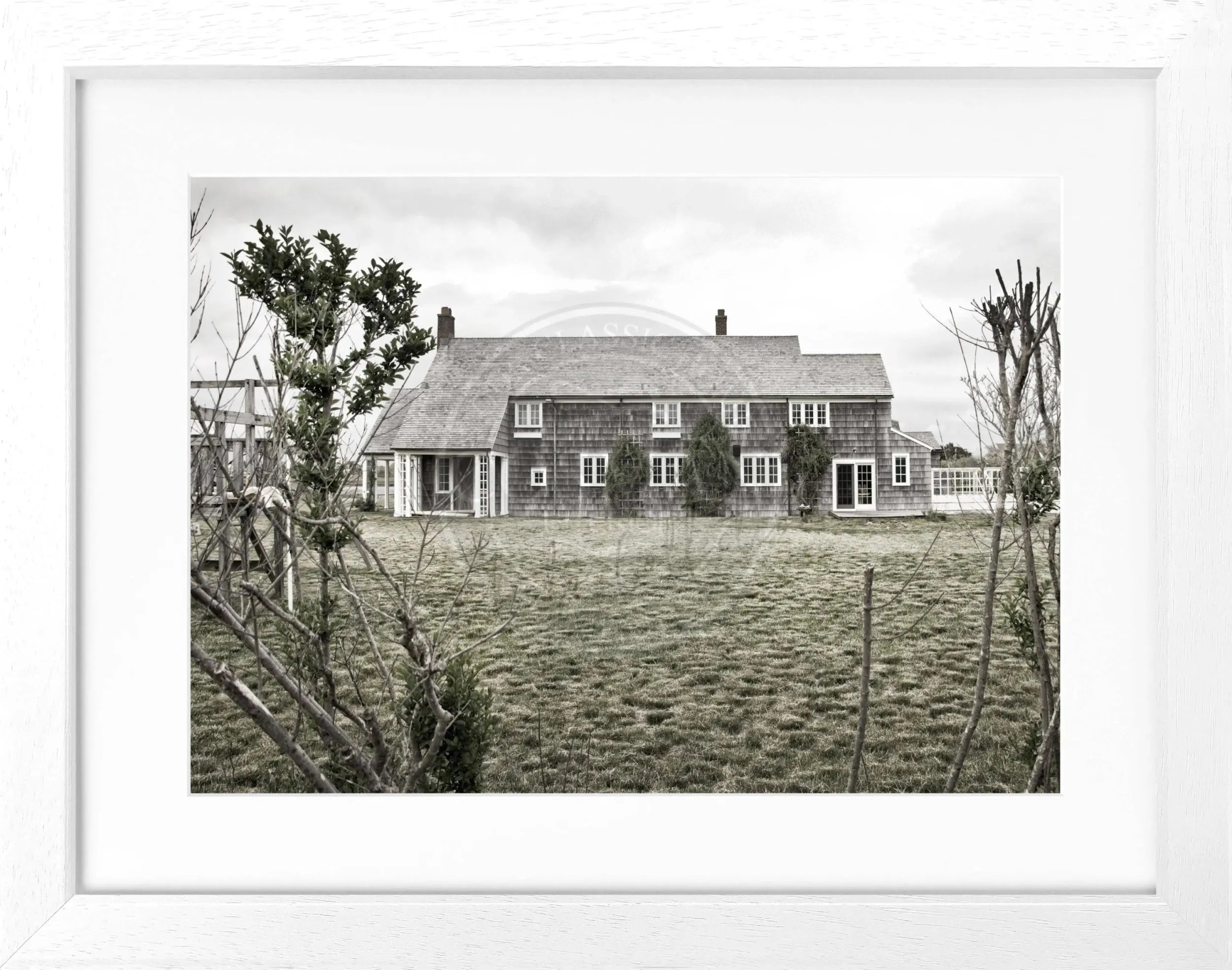 Schwarz-weiß Poster mit Rahmen von Cosman-Photocollection, Hamptons Long Island Haus, 31cm x 25cm, stilvolle Wanddekoration