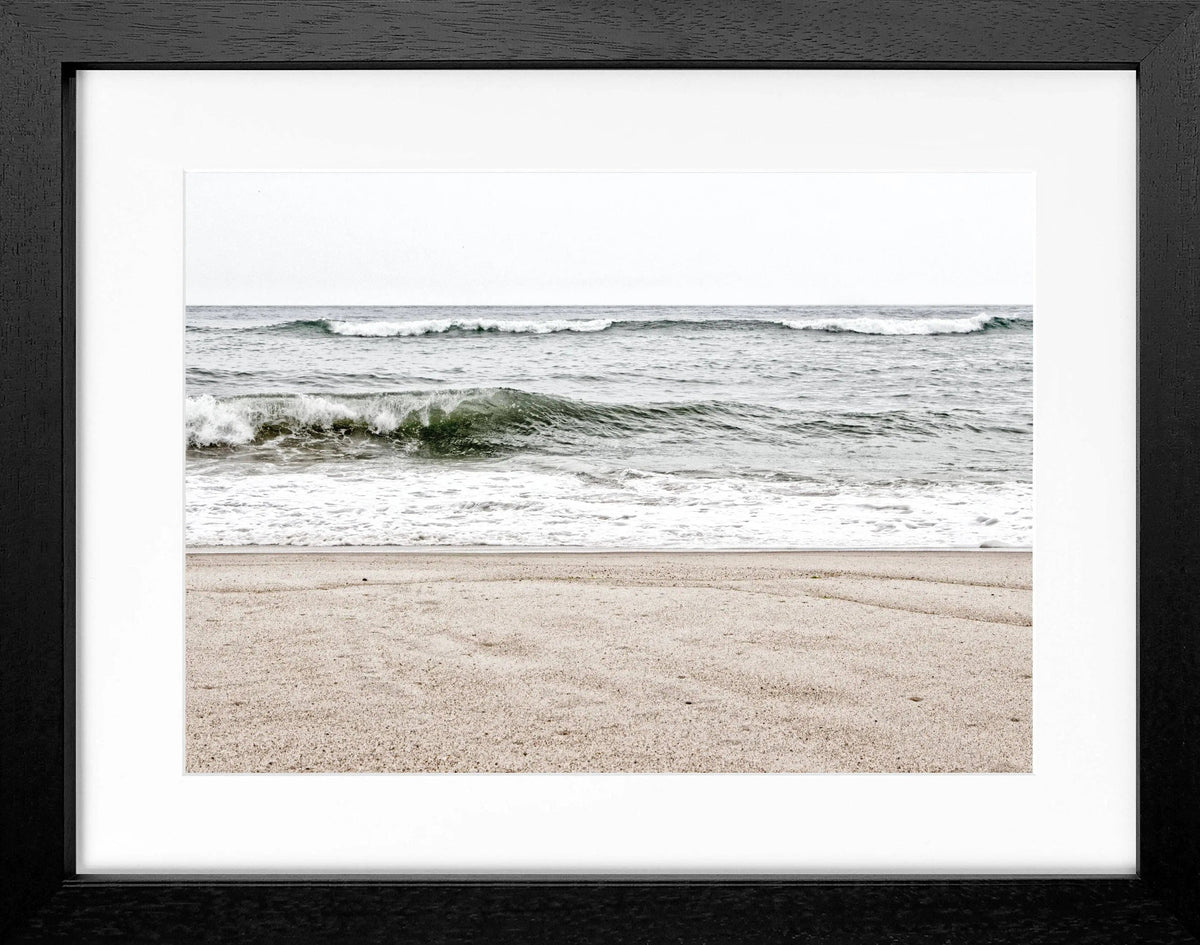 Schwarz-weiß Poster mit Rahmen, Hamptons Long Island ’Ocean’ von Cosman-Photocollection, 31x25 cm, Meeresmotiv.