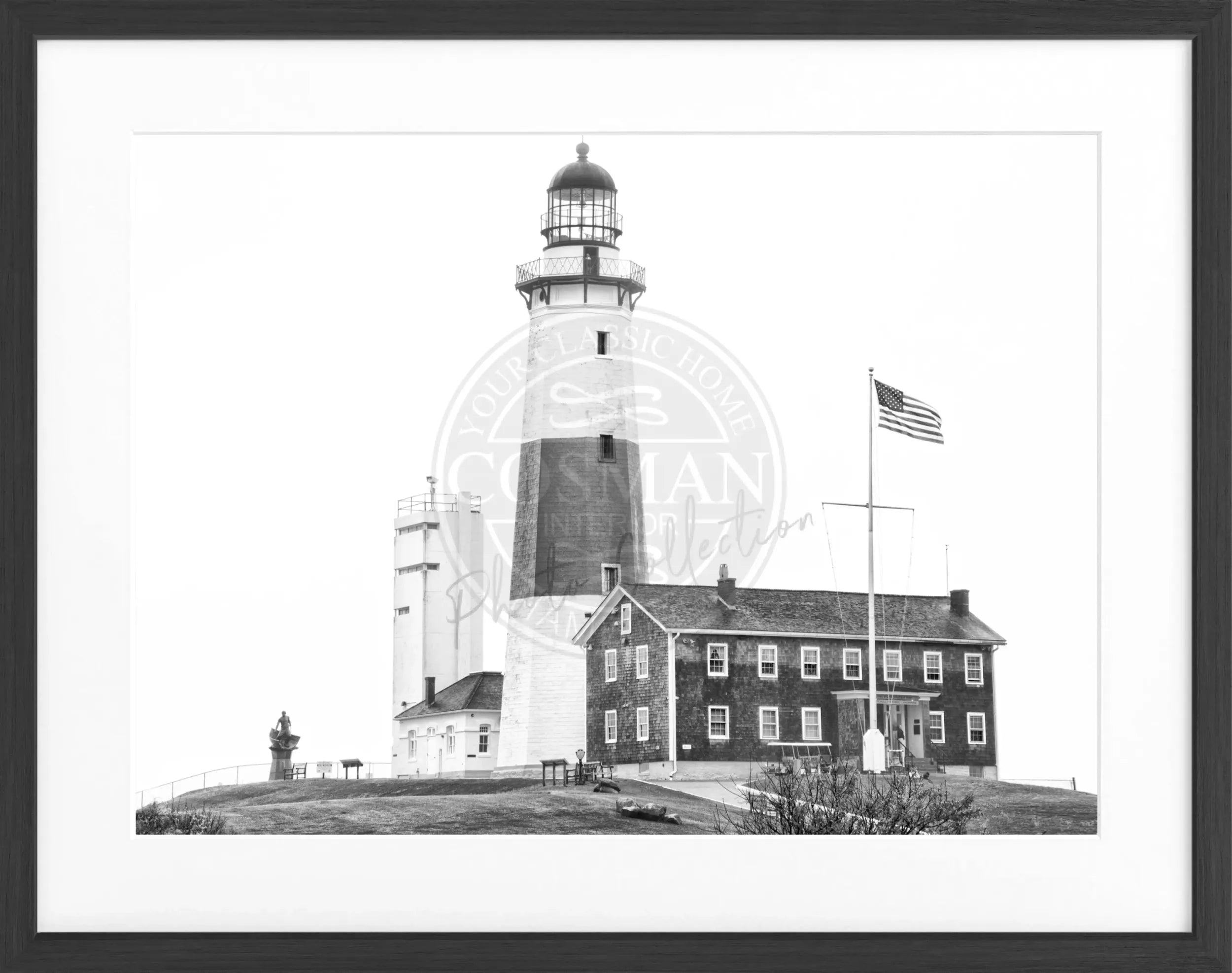 Schwarz-weiß Poster von Leuchtturm in Montauk mit schwarzem Rahmen, 31x25 cm, von Cosman-Photocollection.
