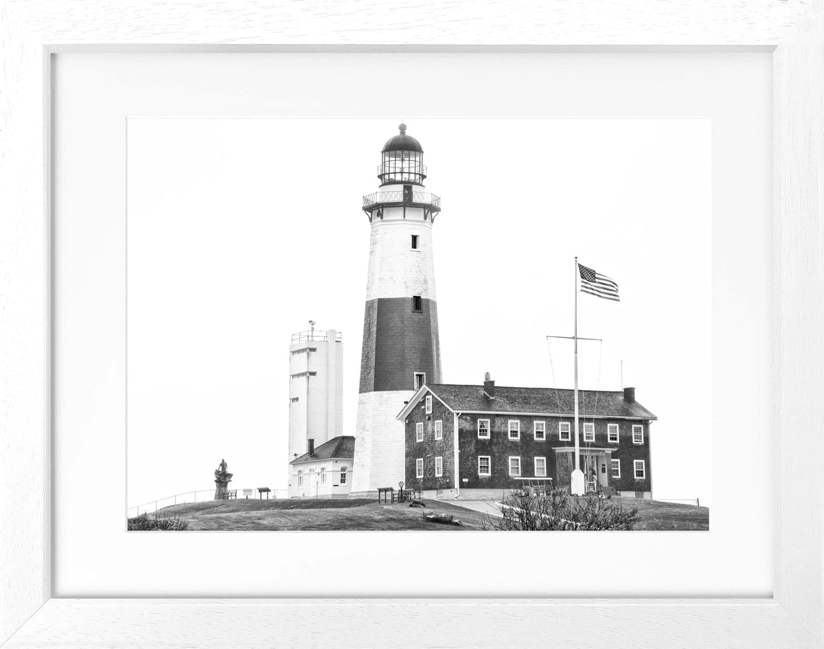 Schwarz-weiß Poster mit Rahmen von Cosman-Photocollection, Montauk Leuchtturm in den Hamptons, 31x25 cm, Wanddekoration