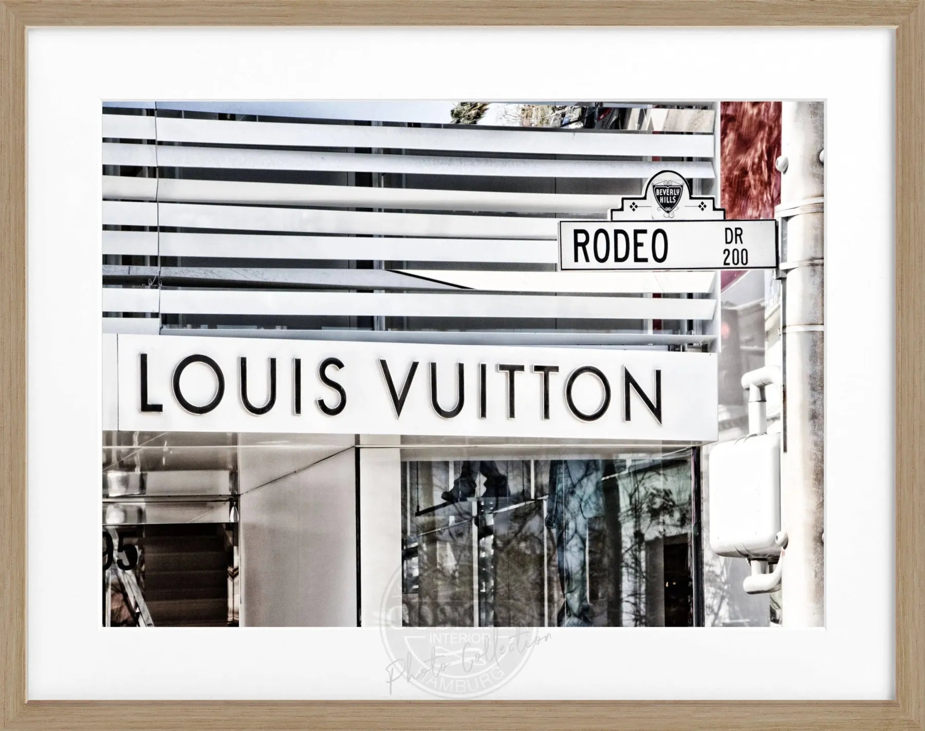 Schwarz-weiß Poster mit Rahmen von Beverly Hills Kalifornien, Louis Vuitton Motiv, von Cosman-Photocollection, 31x25cm