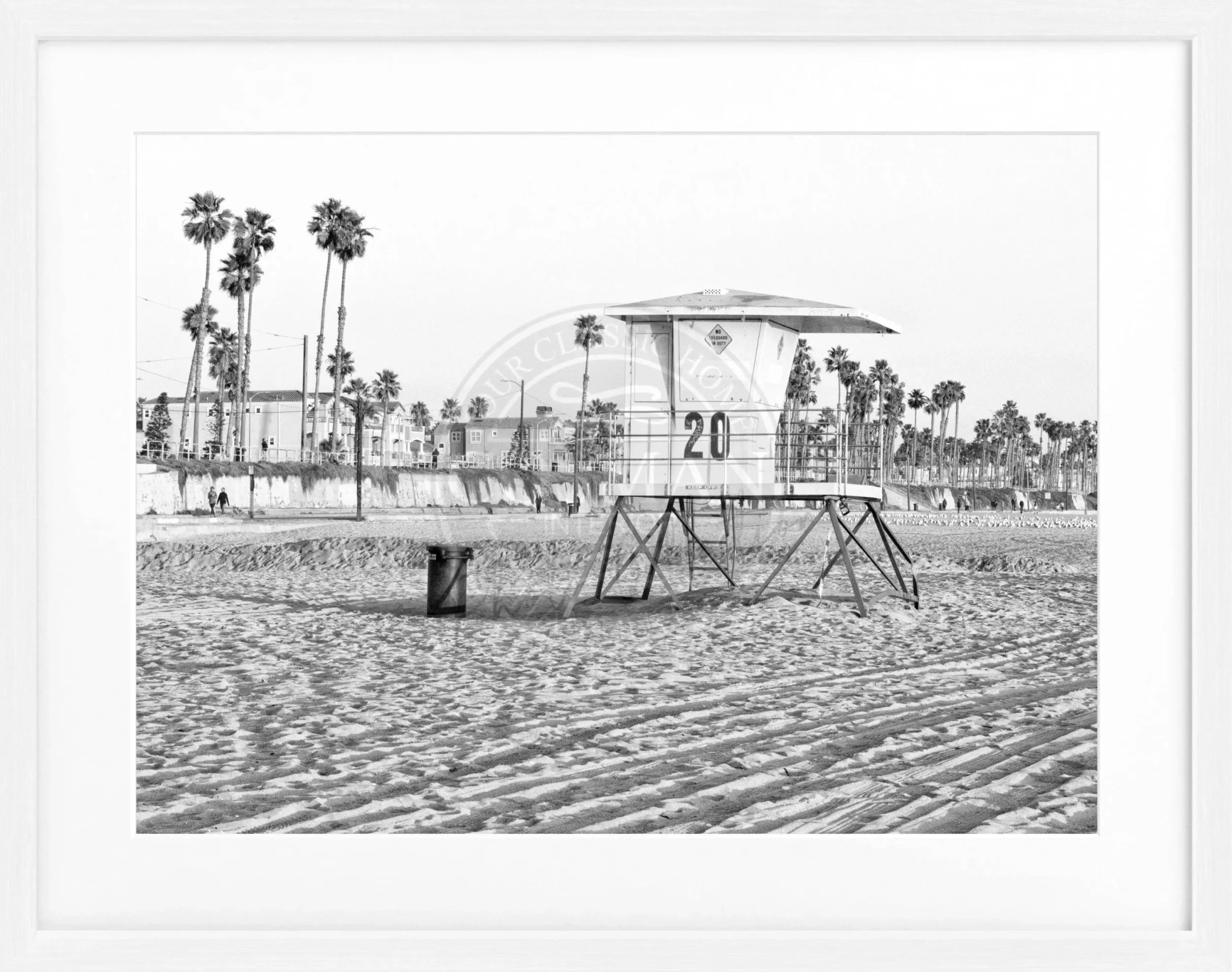 Schwarz-Weiß Poster mit Rahmen, Kalifornien Huntington Beach Lifeguard Motiv, von Cosman-Photocollection, 31x25 cm