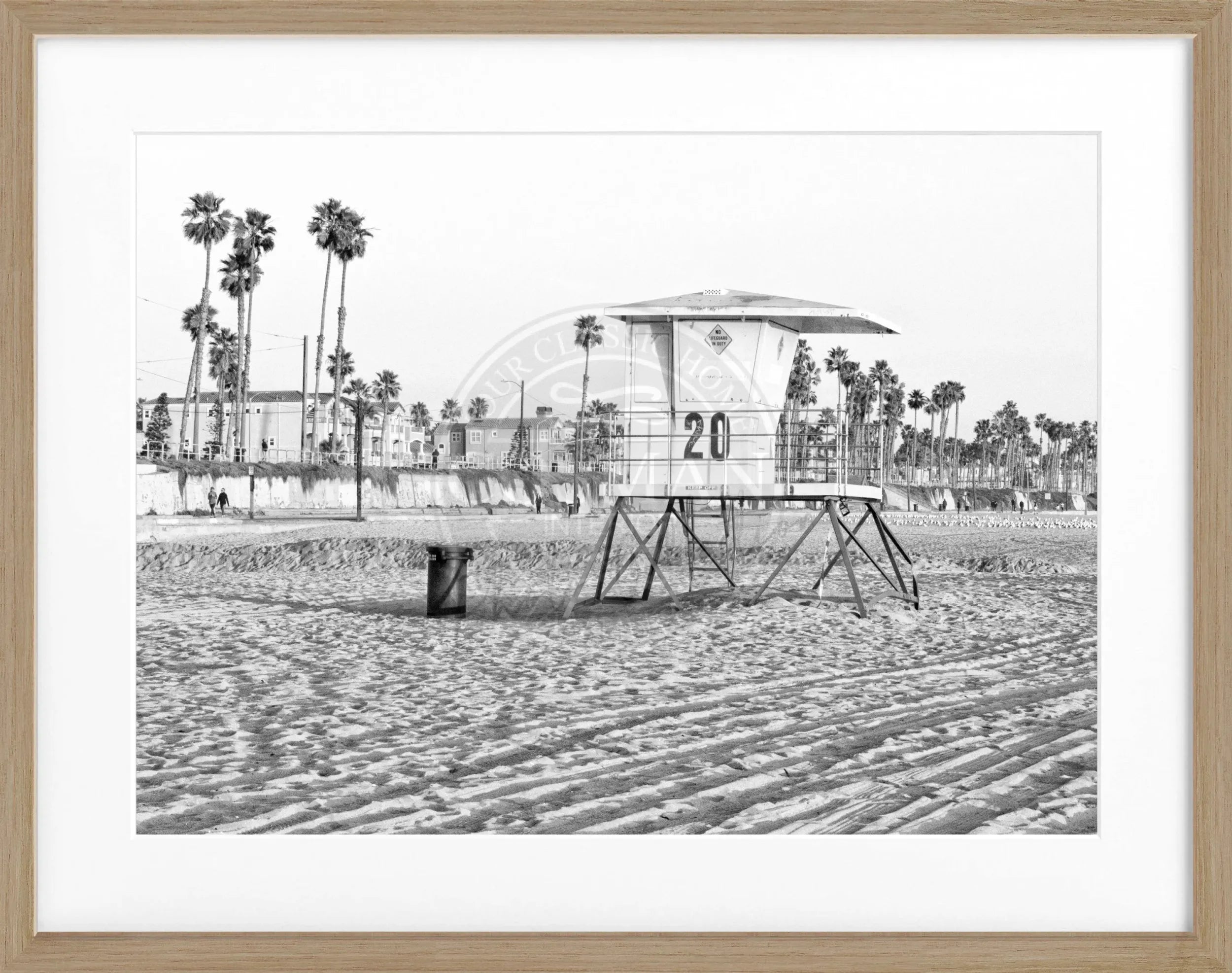 Schwarz-weiß Poster mit Rahmen, Kalifornien Huntington Beach Lifeguard, von Cosman-Photocollection, 31x25cm, Wanddekoration