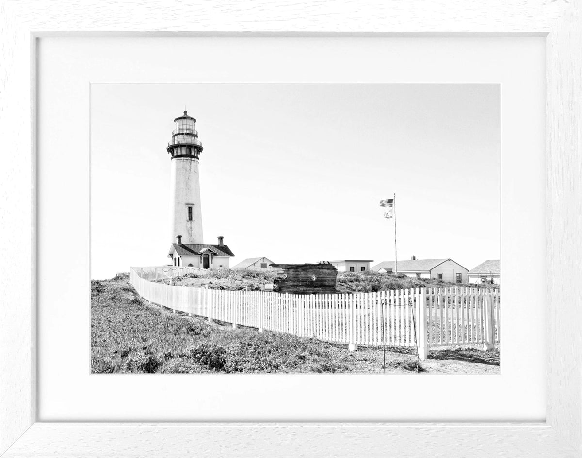 Schwarz-weiß Poster mit Rahmen, Kalifornien Lighthouse Pigeon Point, von Cosman-Photocollection, 31x25 cm, Meeresblick