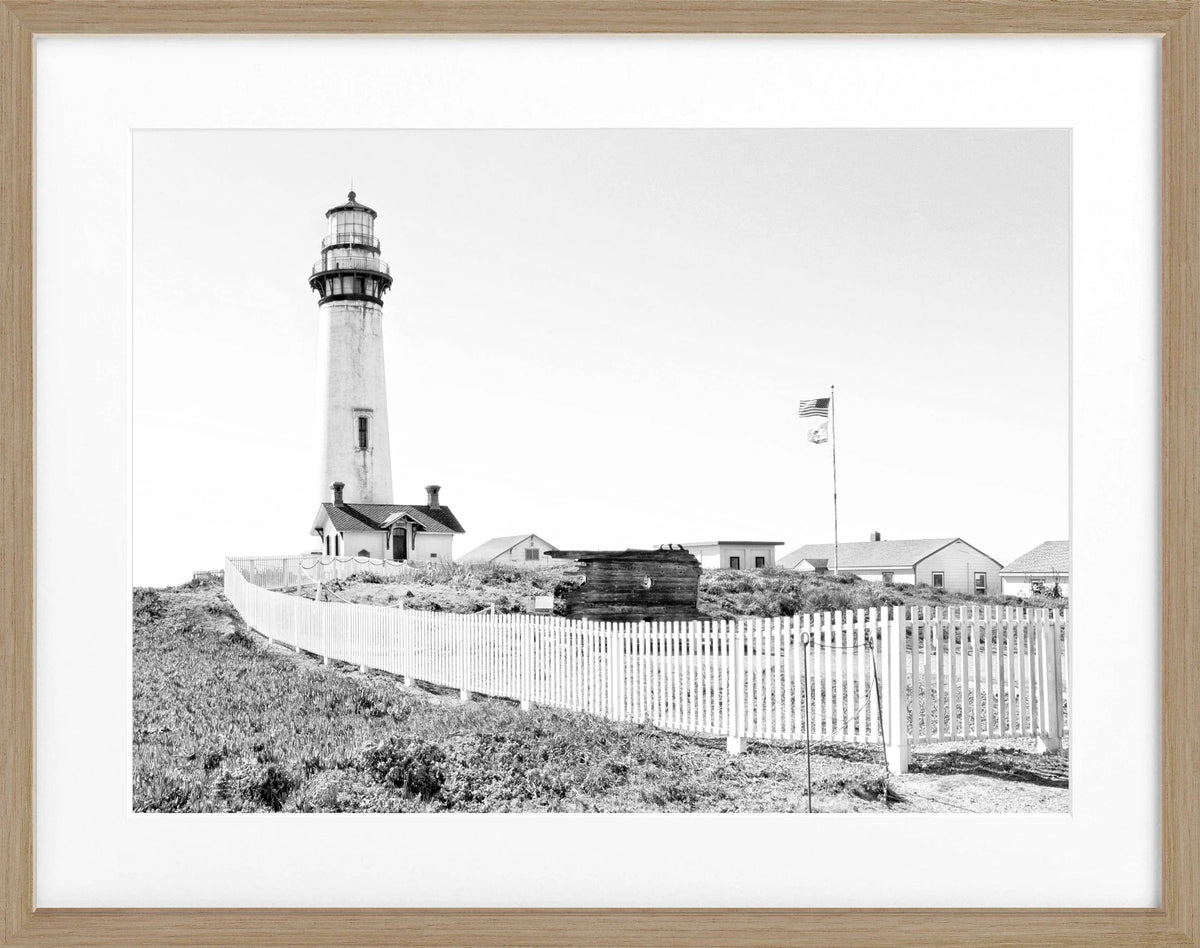 Schwarz-weiß Poster mit Rahmen von Cosman-Photocollection, Kalifornien Leuchtturm Pigeon Point, 31x25 cm, Küstenlandschaft