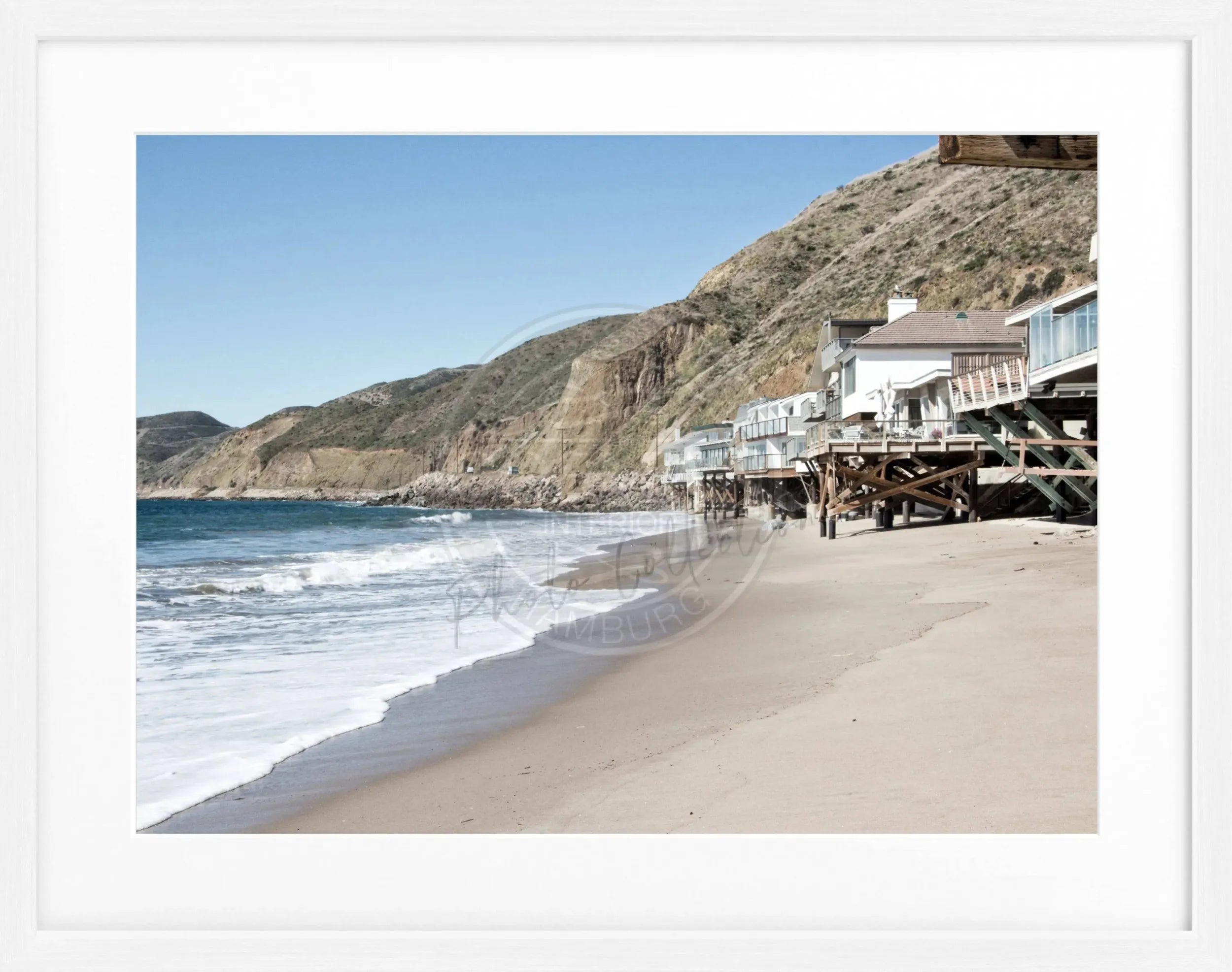 Schwarz-weiß Poster mit Rahmen, Kalifornien Malibu Beach House, von Cosman-Photocollection, 31x25cm, Wanddekoration