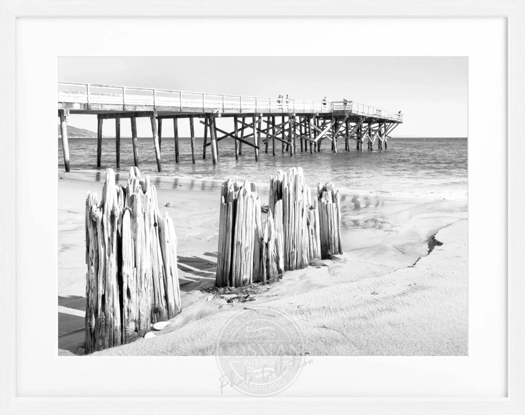 Schwarz-weißer Poster mit Rahmen von Cosman-Photocollection, Kalifornien Malibu Beach, 31x25 cm, wandfertiges Dekor.