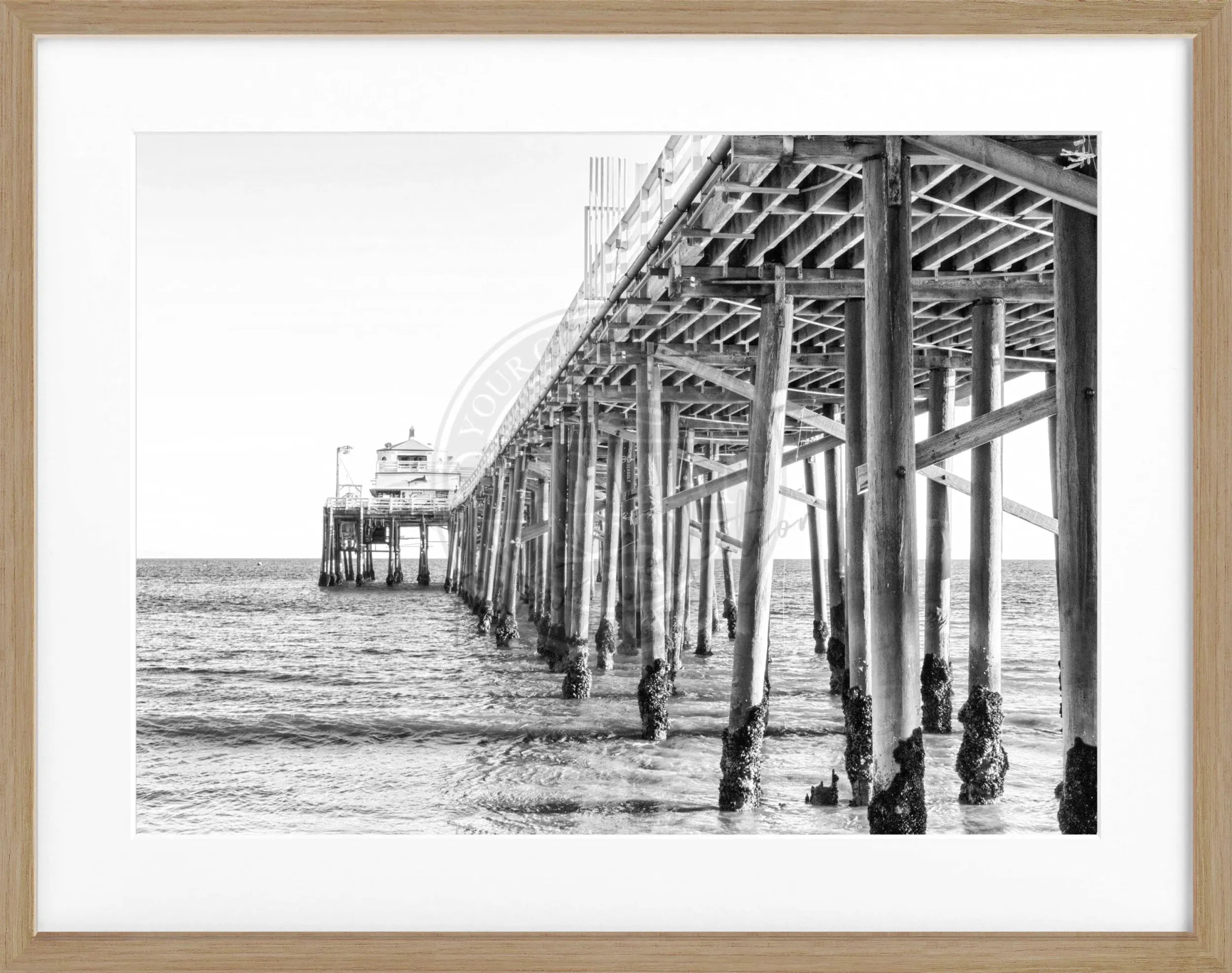 Schwarz-weiß Poster mit Rahmen, Kalifornien Malibu Beach Pier, von Cosman-Photocollection, 31x25 cm, Strandbild