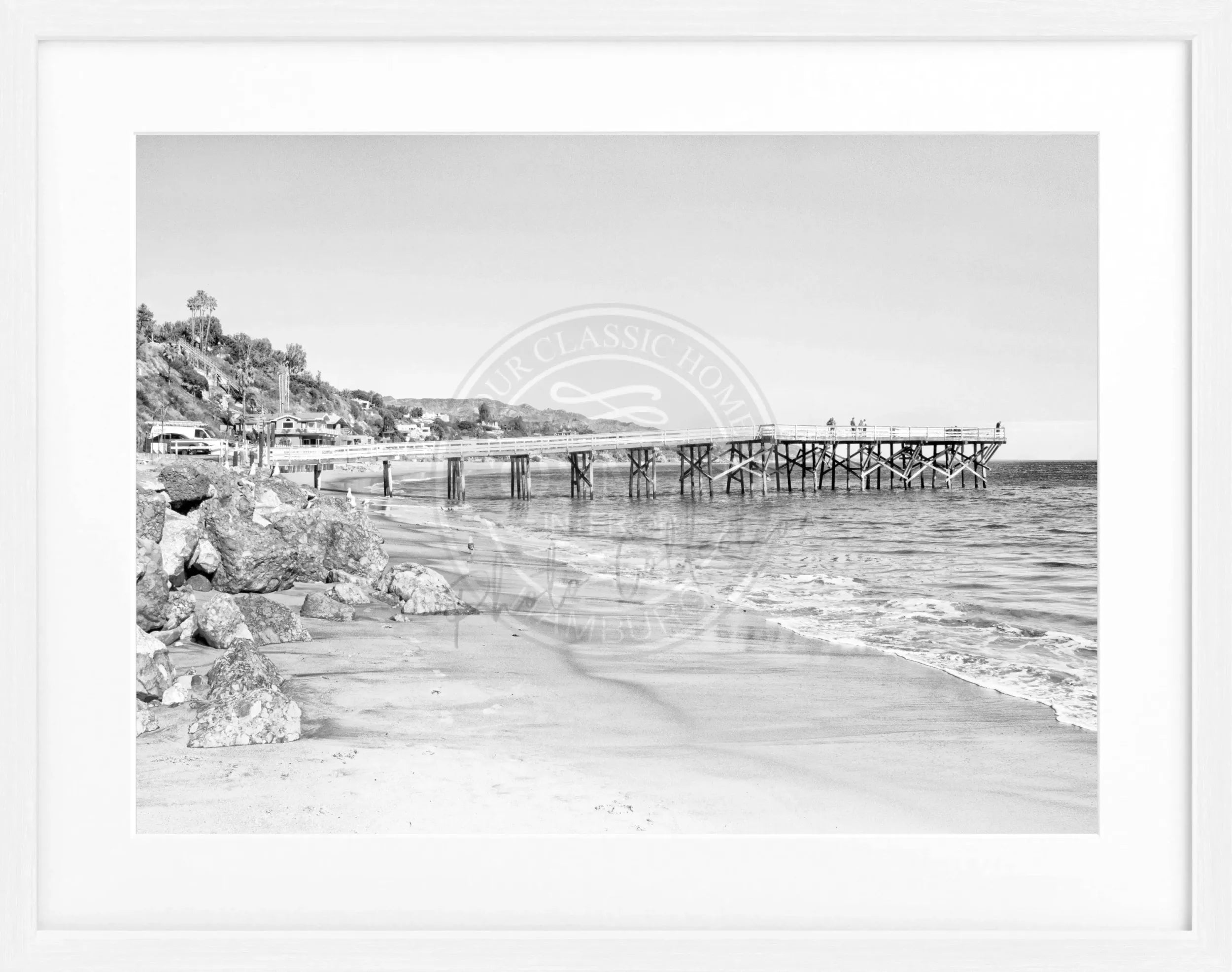 Schwarz-weiß Poster mit Rahmen von Malibu Pier in Kalifornien, von Cosman-Photocollection, 31x25 cm, Wandbild für Fotoliebhaber
