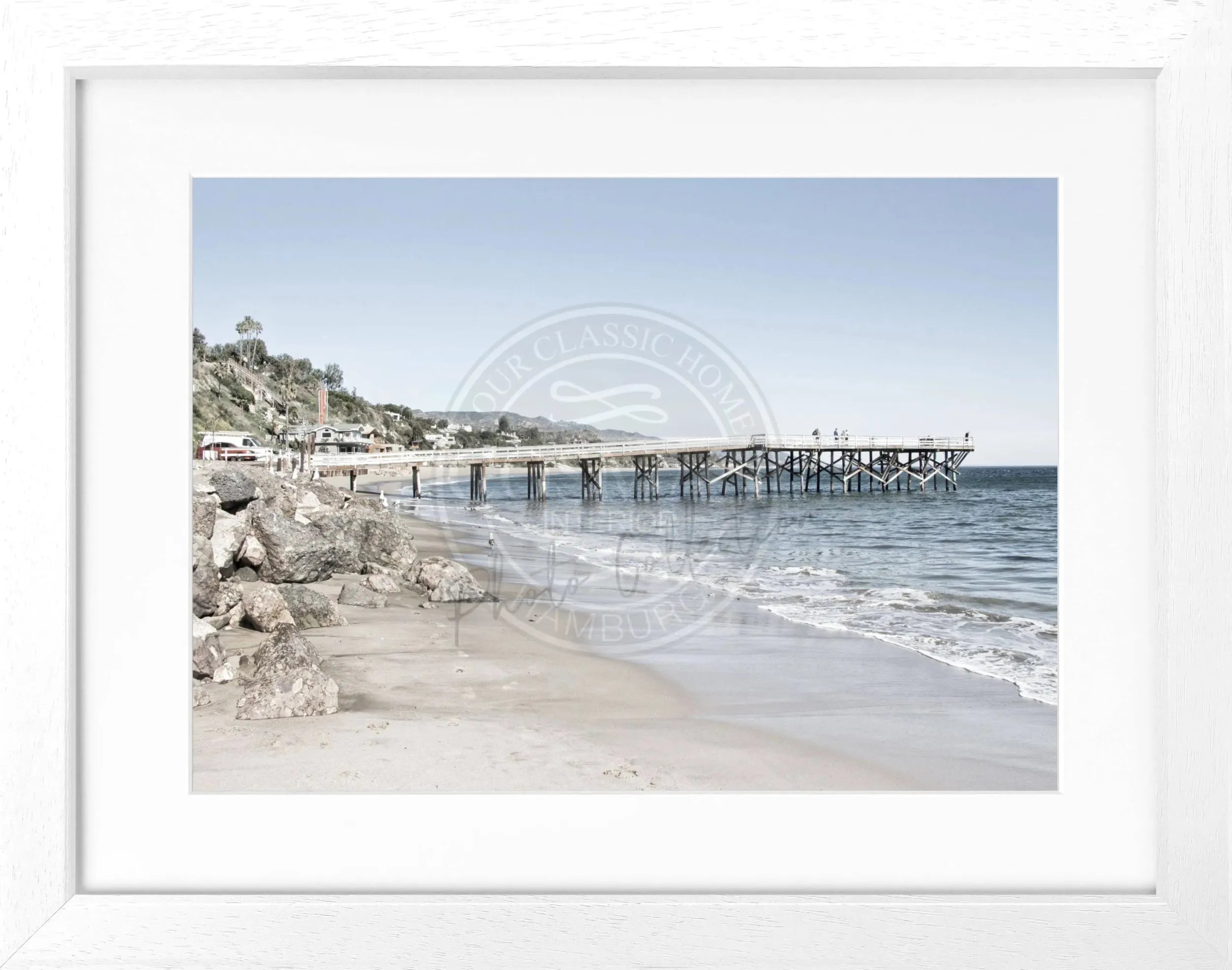 Schwarz-weiß Poster mit Rahmen, Kalifornien Malibu Pier Motiv, von Cosman-Photocollection, 31x25cm, maritime Wanddekoration