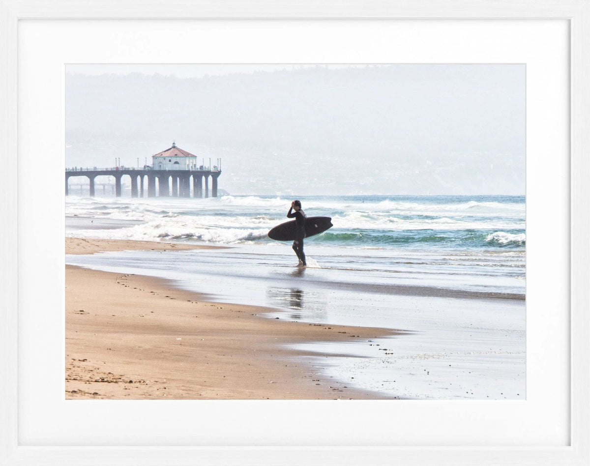 Schwarz-weiß Poster mit Rahmen, Kalifornien Manhattan Beach Surfer, Cosman-Photocollection, 31x25cm, Wanddekoration