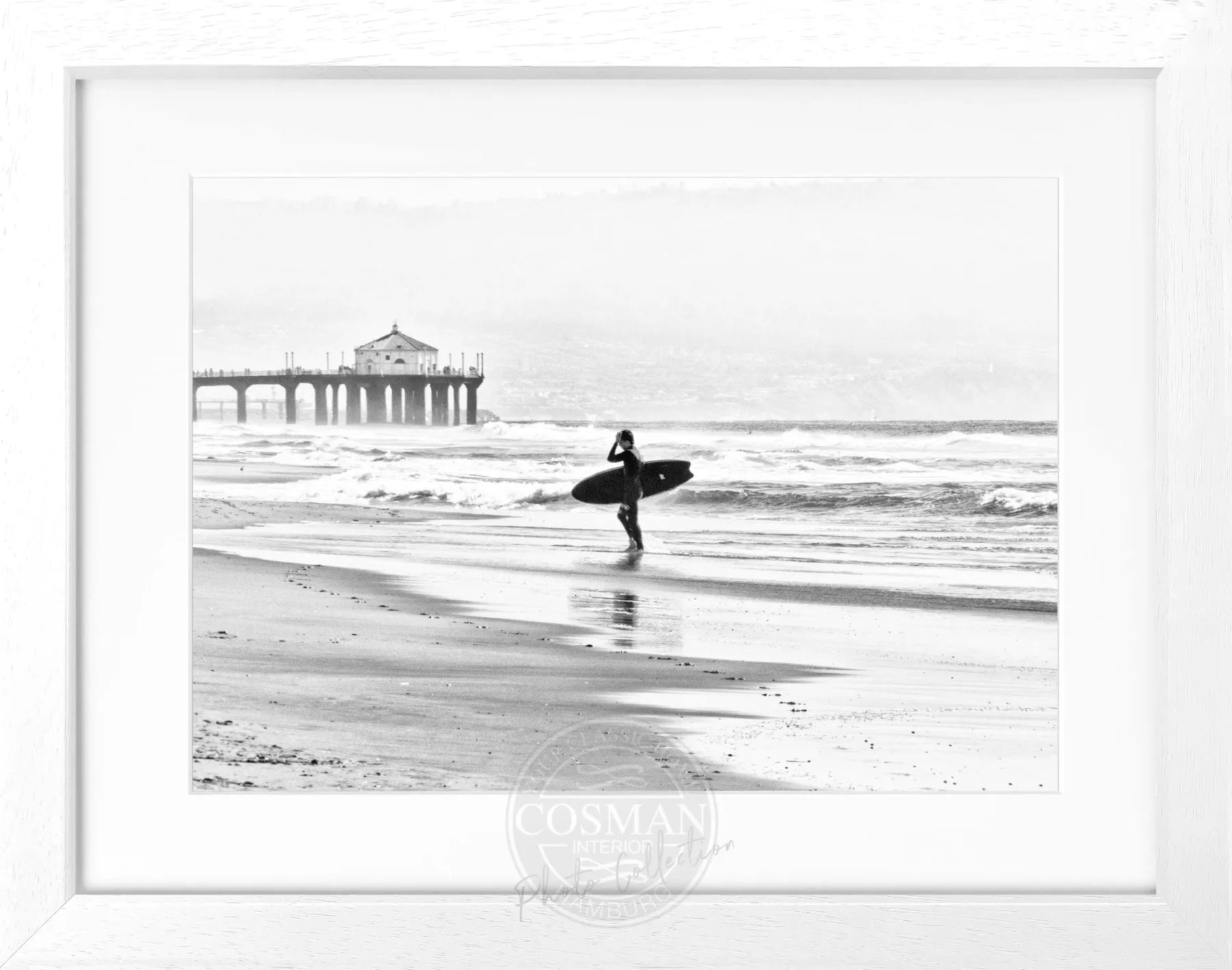 Schwarzweiß-Poster mit Rahmen, Kalifornien Manhattan Beach Surfer, von Cosman-Photocollection, 31x25cm, Wanddekoration