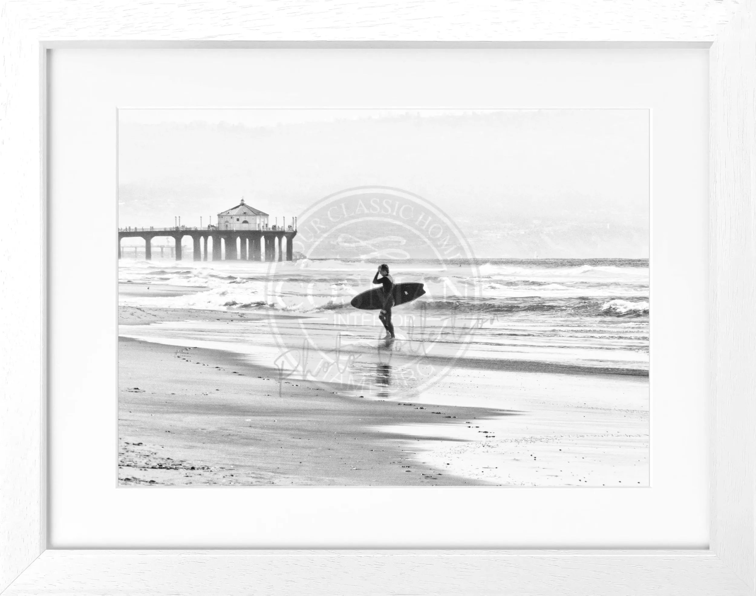 Schwarzweiß-Poster mit Rahmen, Kalifornien Manhattan Beach Surfer, von Cosman-Photocollection, 31x25cm, Wanddekoration