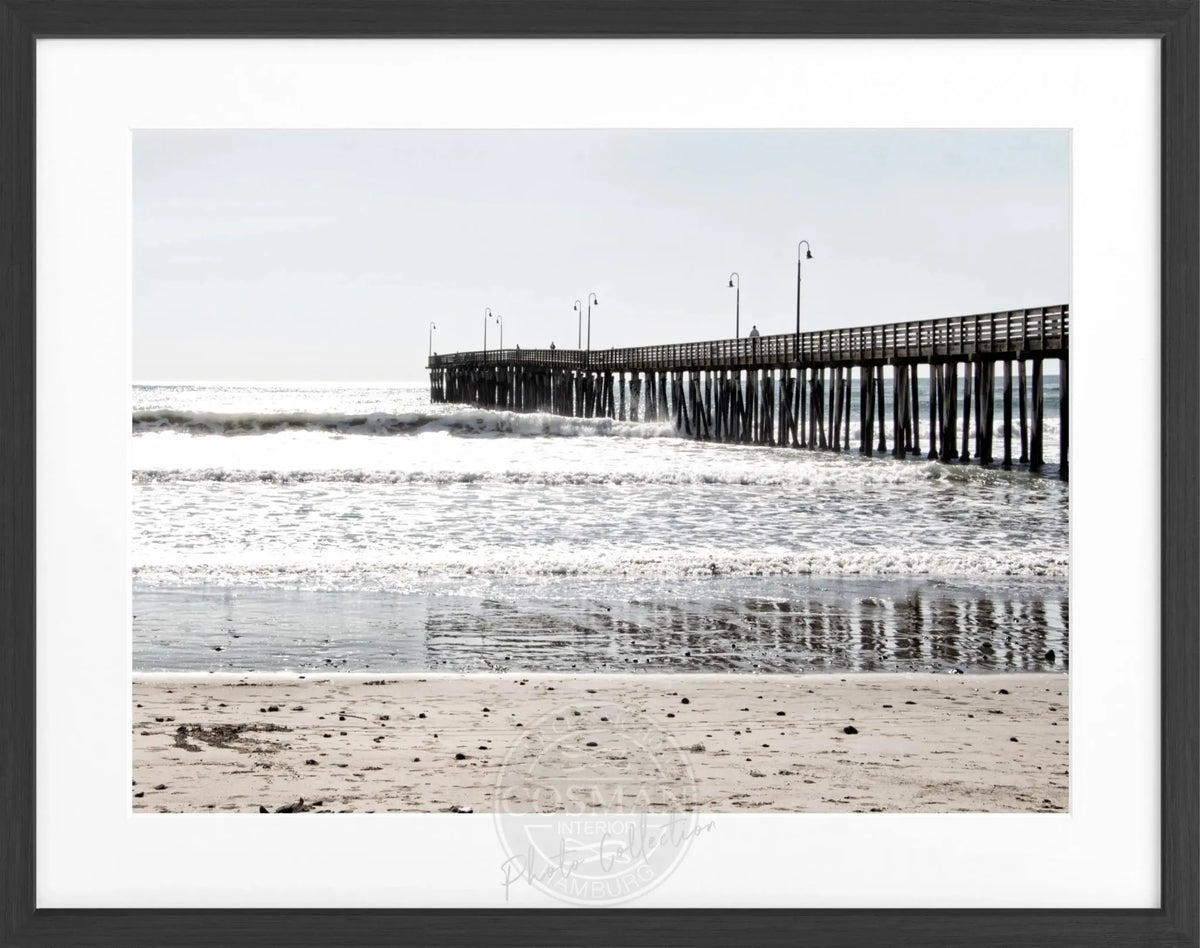 Schwarz-weißes Poster mit Rahmen von Cosman-Photocollection, Kalifornien ’Pier’, Motiv in 31x25 cm, stilvolle Wanddekoration