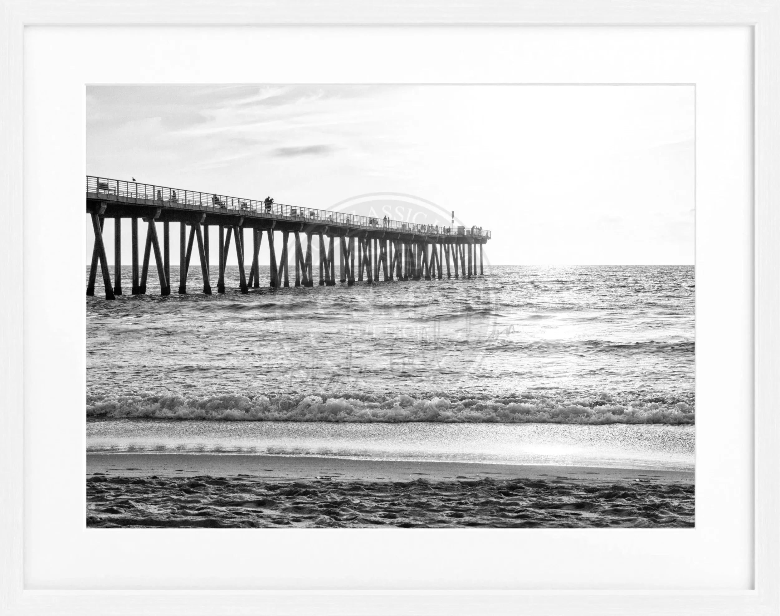 Schwarz-weiß Poster mit Rahmen von Kalifornien ’Pier’ von Cosman-Photocollection, 31x25 cm, maritime Küstenaufnahme