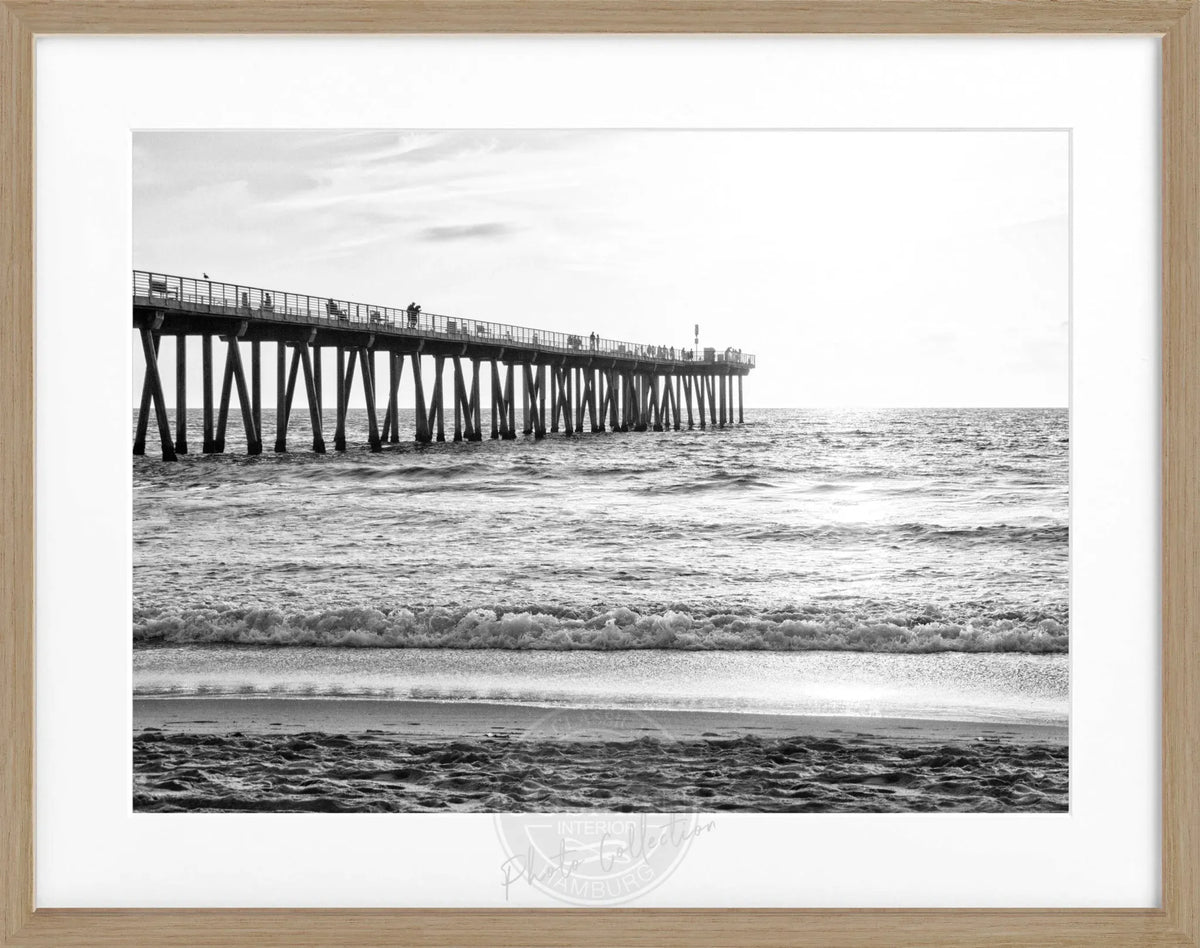 Schwarz-weiß Poster mit Rahmen von Cosman-Photocollection, Kalifornien Pier, 31x25 cm, Motiv in Schwarz und Weiß