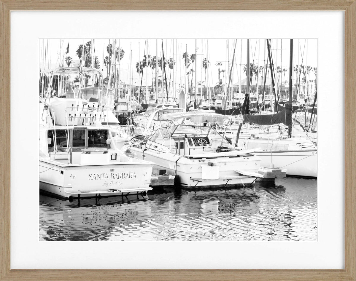 Schwarz-weiß Poster mit Rahmen von Cosman-Photocollection, Kalifornien Santa Barbara mit Boot, 31x25 cm, Wanddekoration
